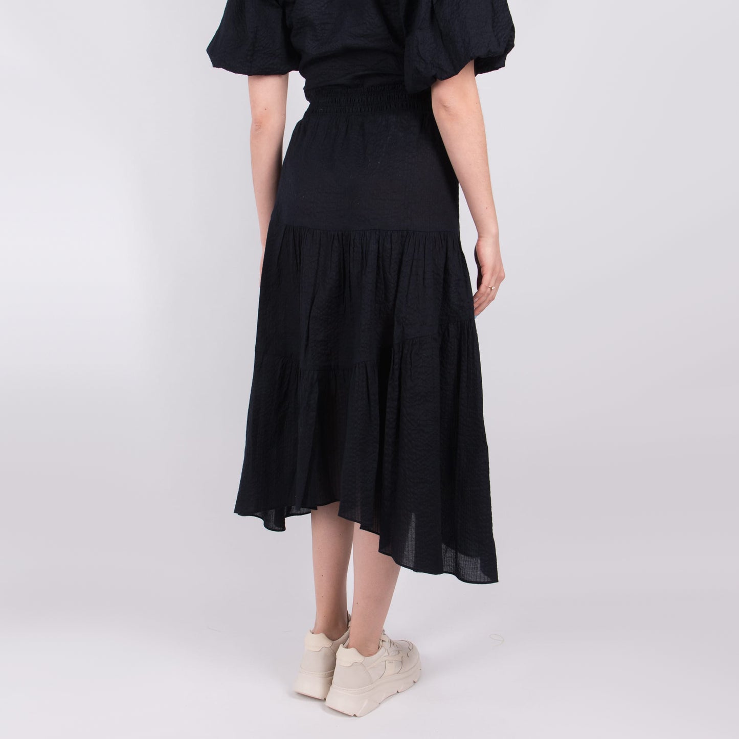 Frame Gathered Seam Seersucker Skirt in Navy, size Small
