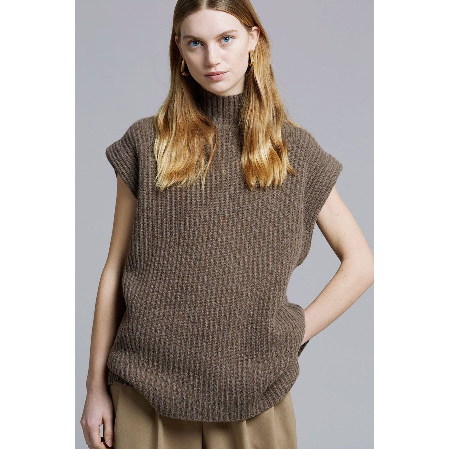 Ganni Ribbed Wool Sleeveless Vest in "Fossil", size XS