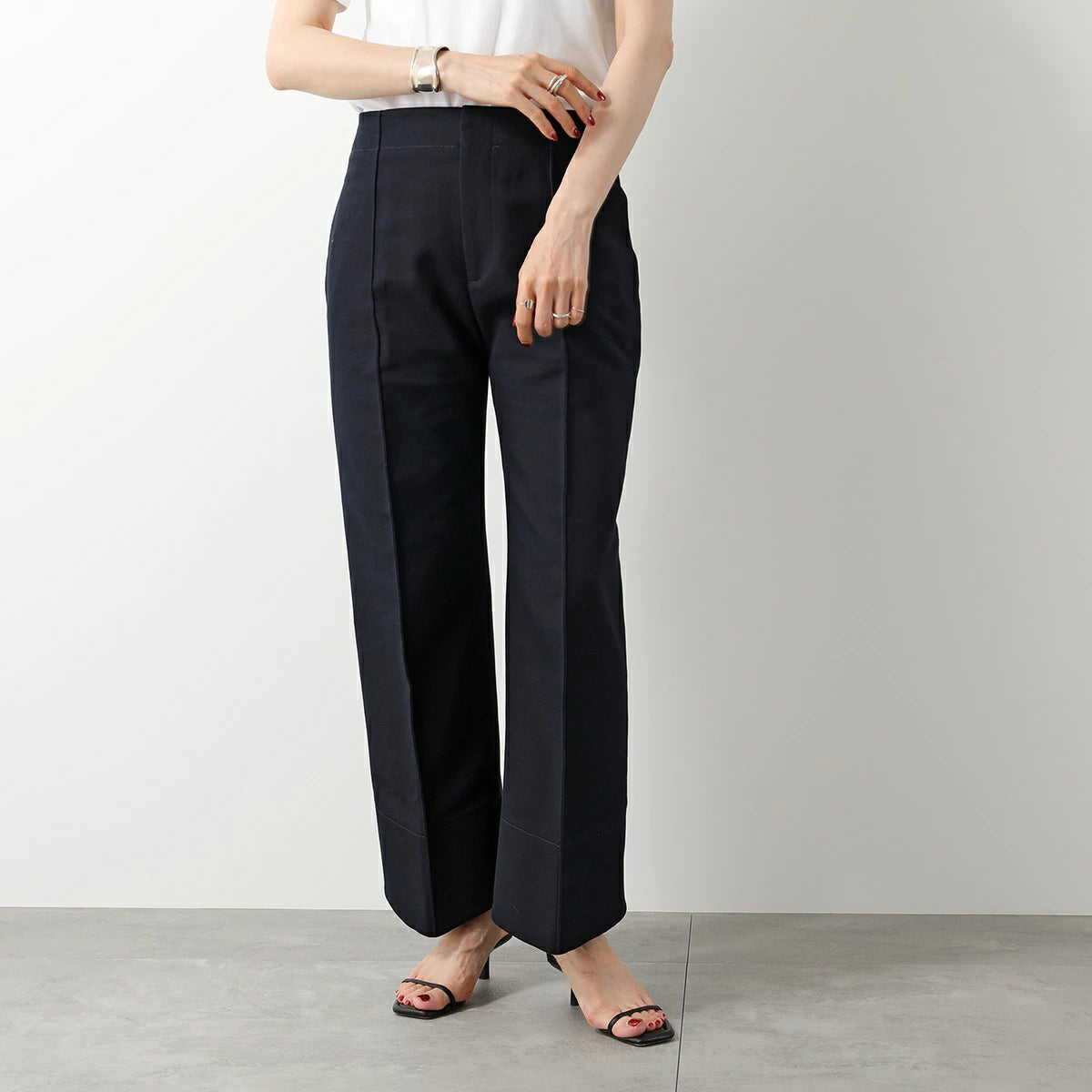 Bottega Veneta Cropped Pants in Navy, size 40
