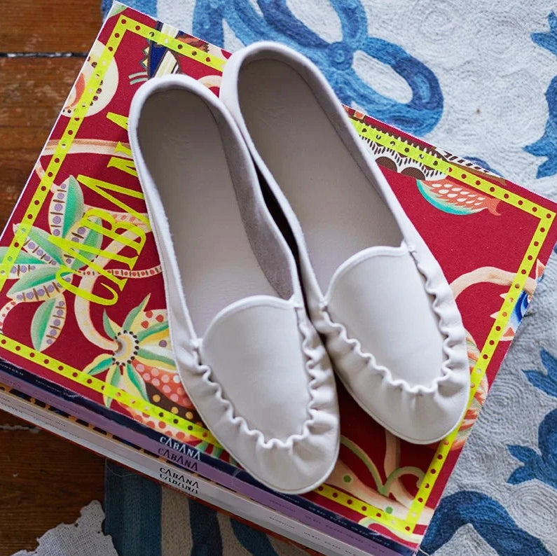 Bartels "Marygold" Moccasin Flats in Cream, size 41 (fits 10/10.5)