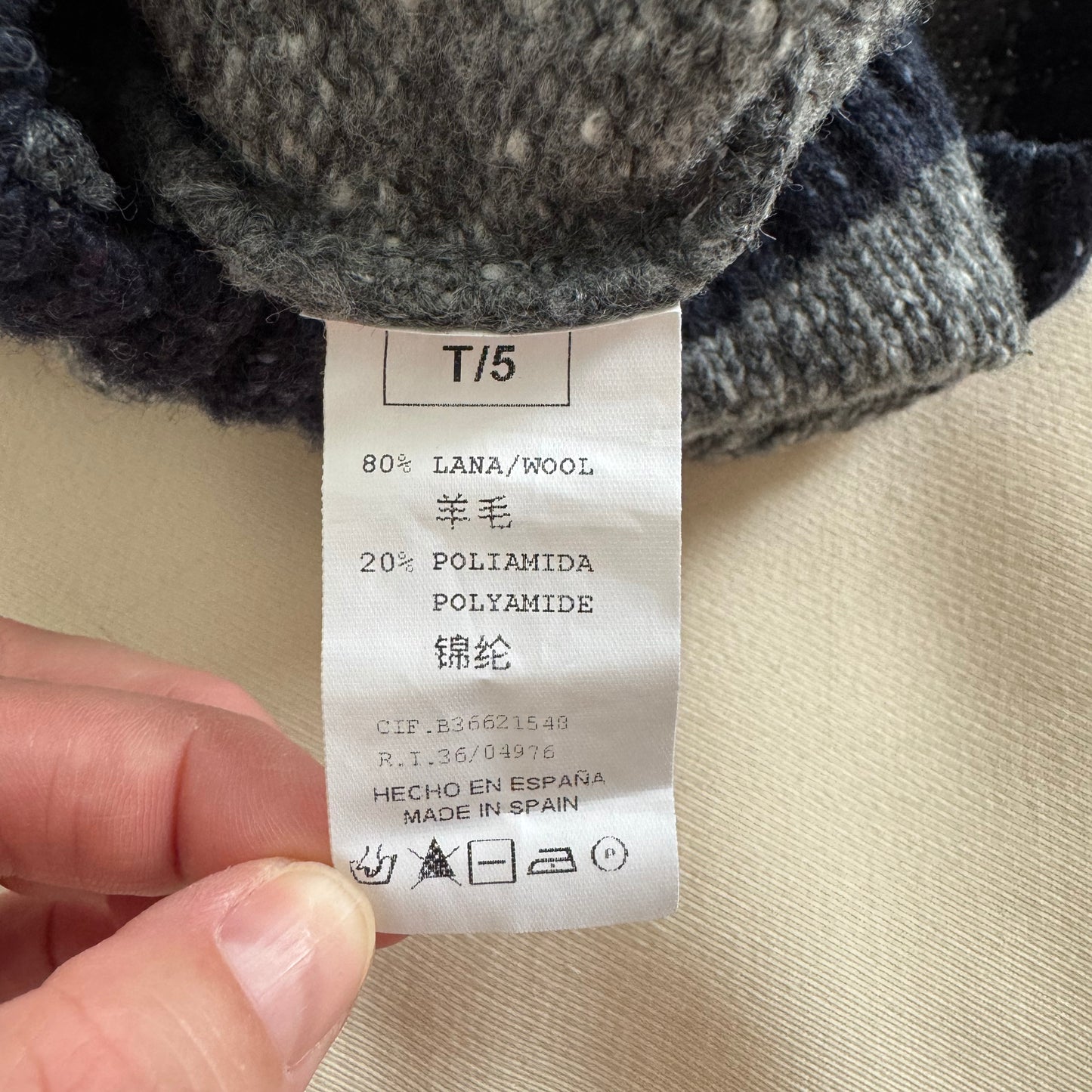 ** KIDS ** La Coqueta Crew Neck Sweater in Grey/Navy, size 5 years