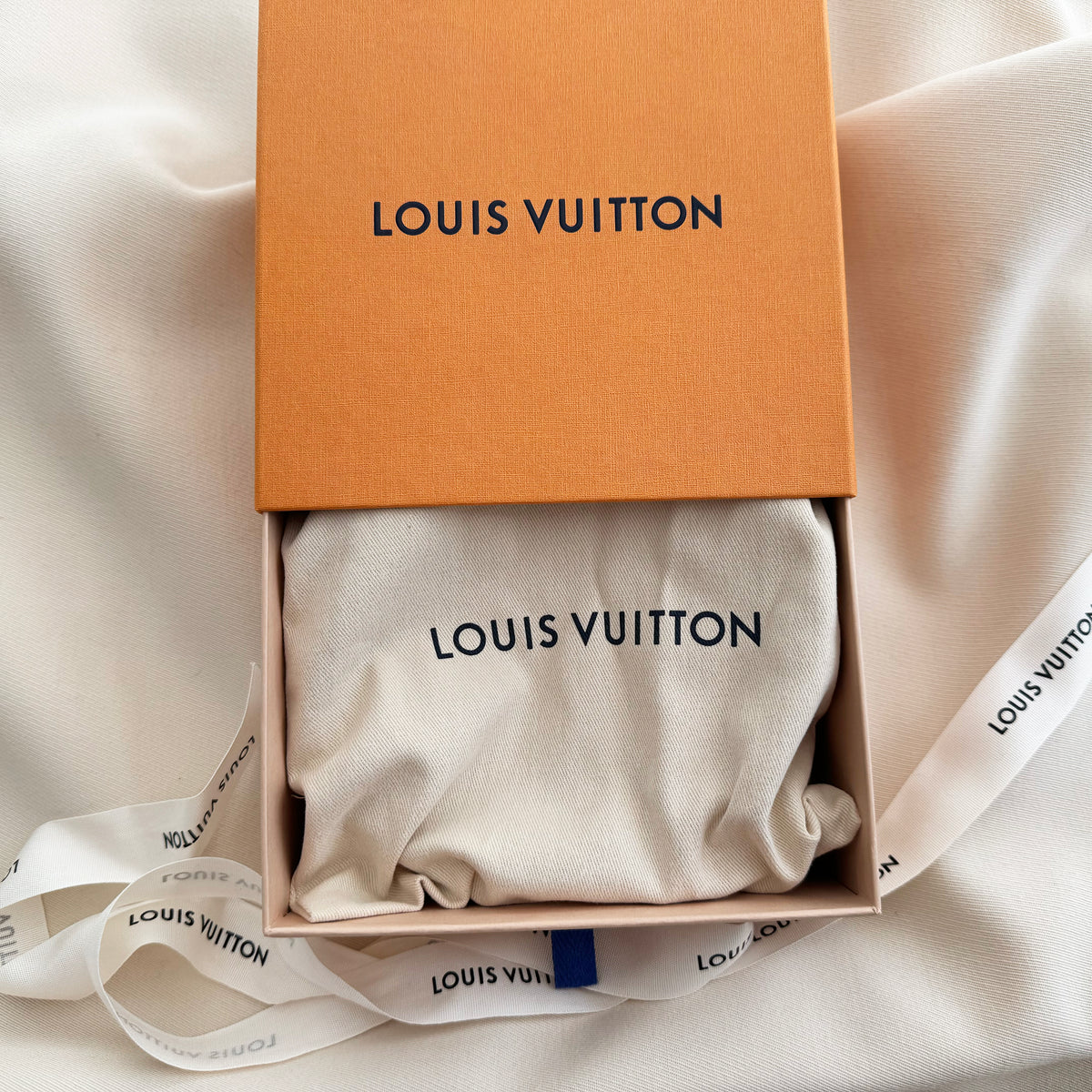 Louis Vuitton "LV Initiales" 40MM Reversible Belt, Size 100cm