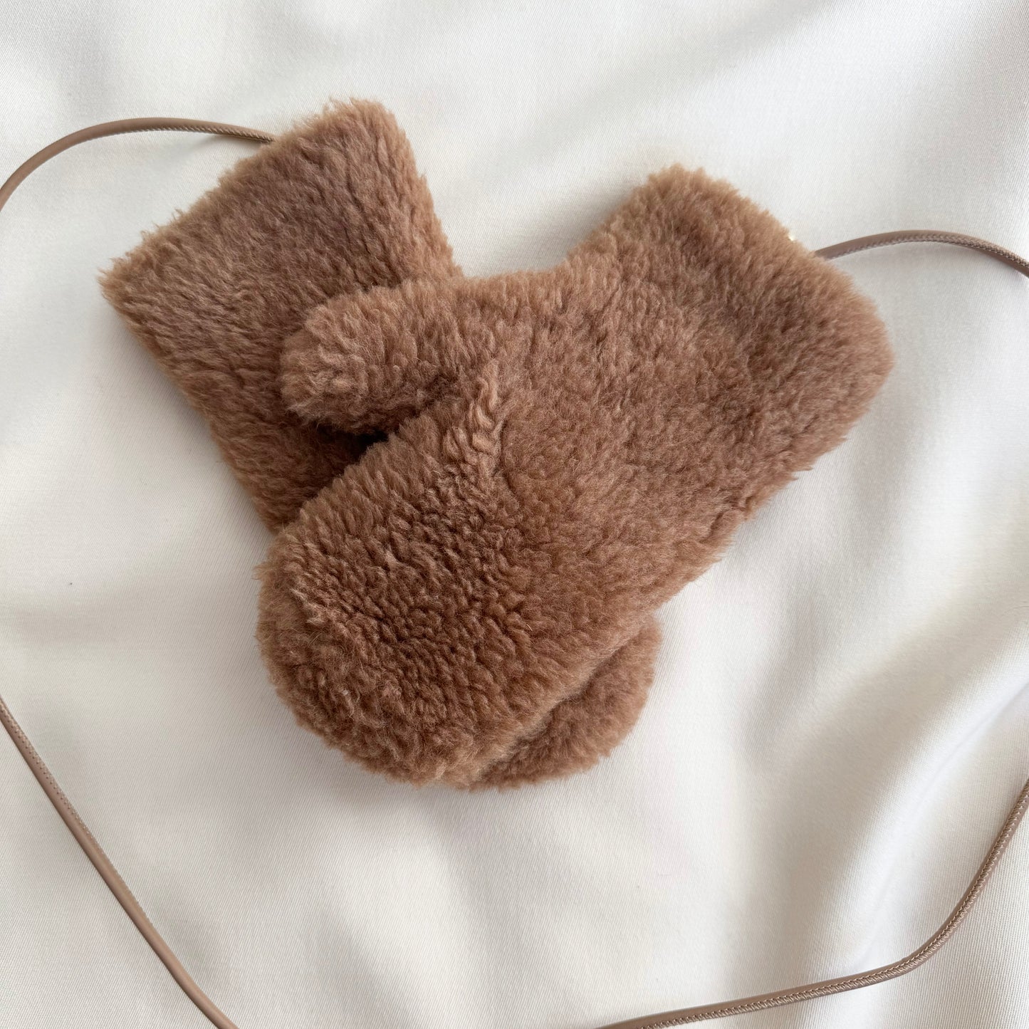 Max Mara Ombrato Teddy Mittens in Camel