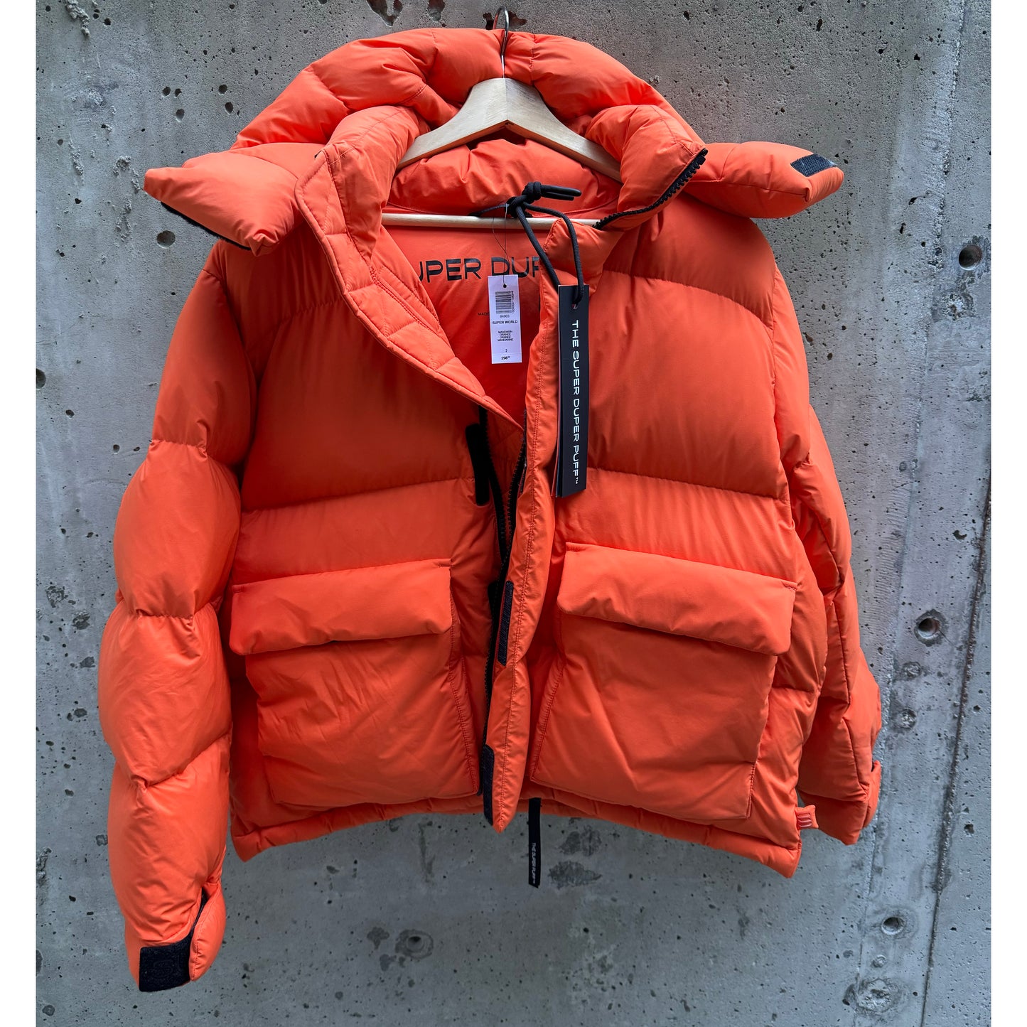 Aritzia Superpuff "Super World" in Mandarin Orange, size "2" (Medium)