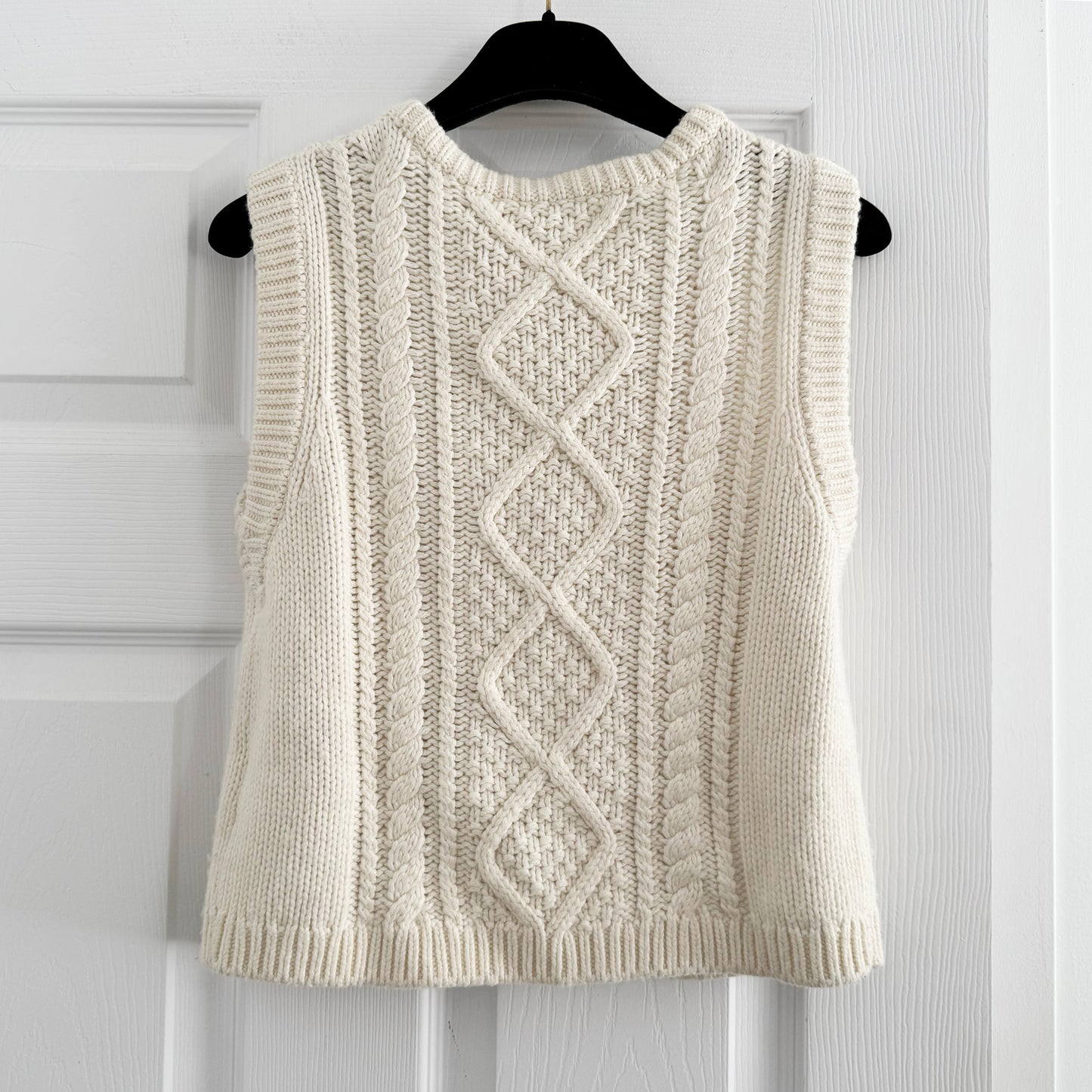 ** KIDS ** Bonpoint Cable Knit Vest in Ivory, size 10 years