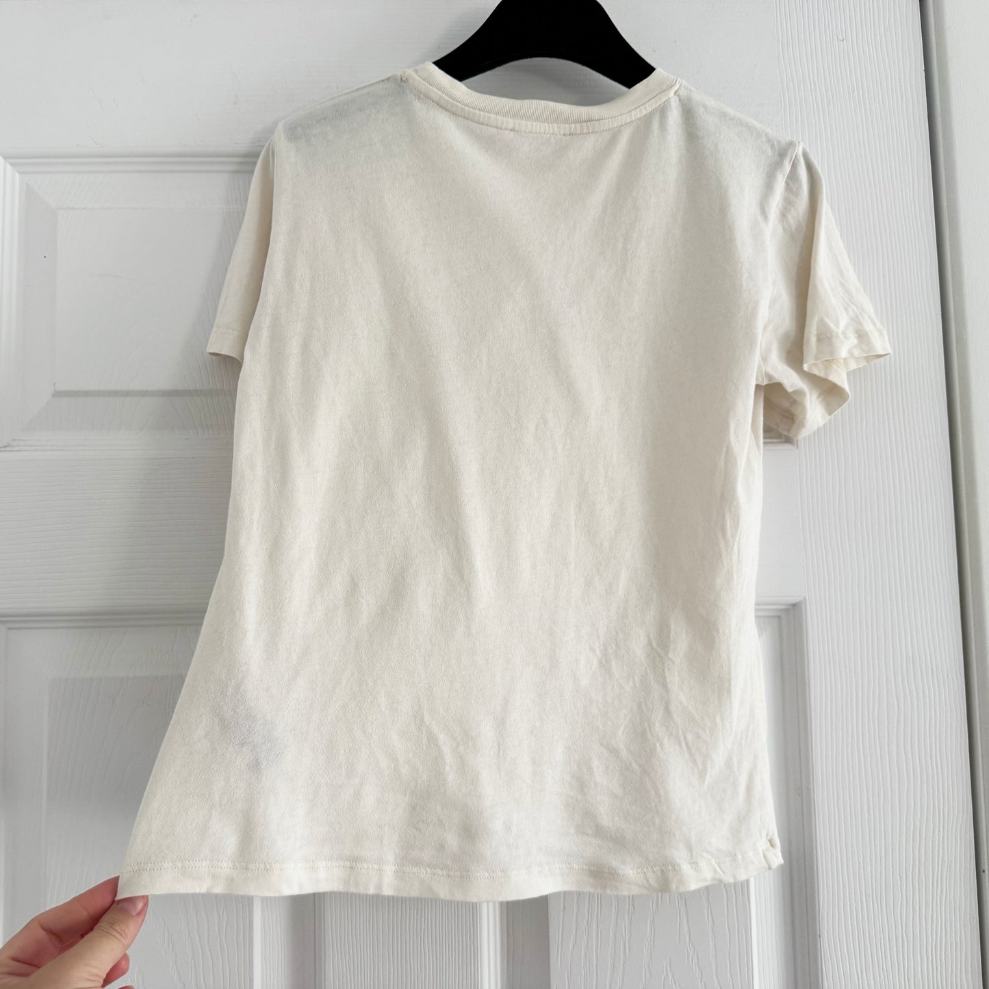 ** KIDS ** Bonpoint Short Sleeve Cherry Logo T-shirt in Off-White, size 10 years