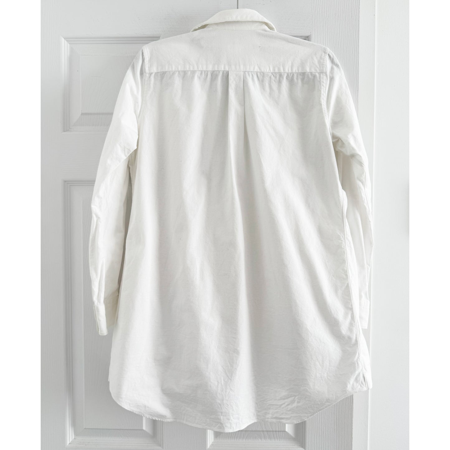 Comme Des Garcons Pleated Button Up Shirt in White, size Small