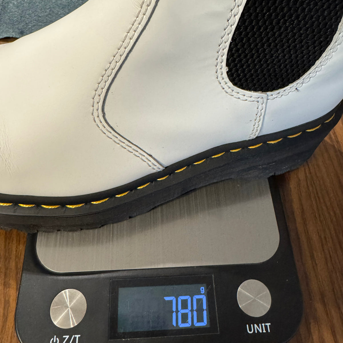 Dr. Martens 2976 Quad Smooth Leather Platform Chelsea Boot in White, size 7/38
