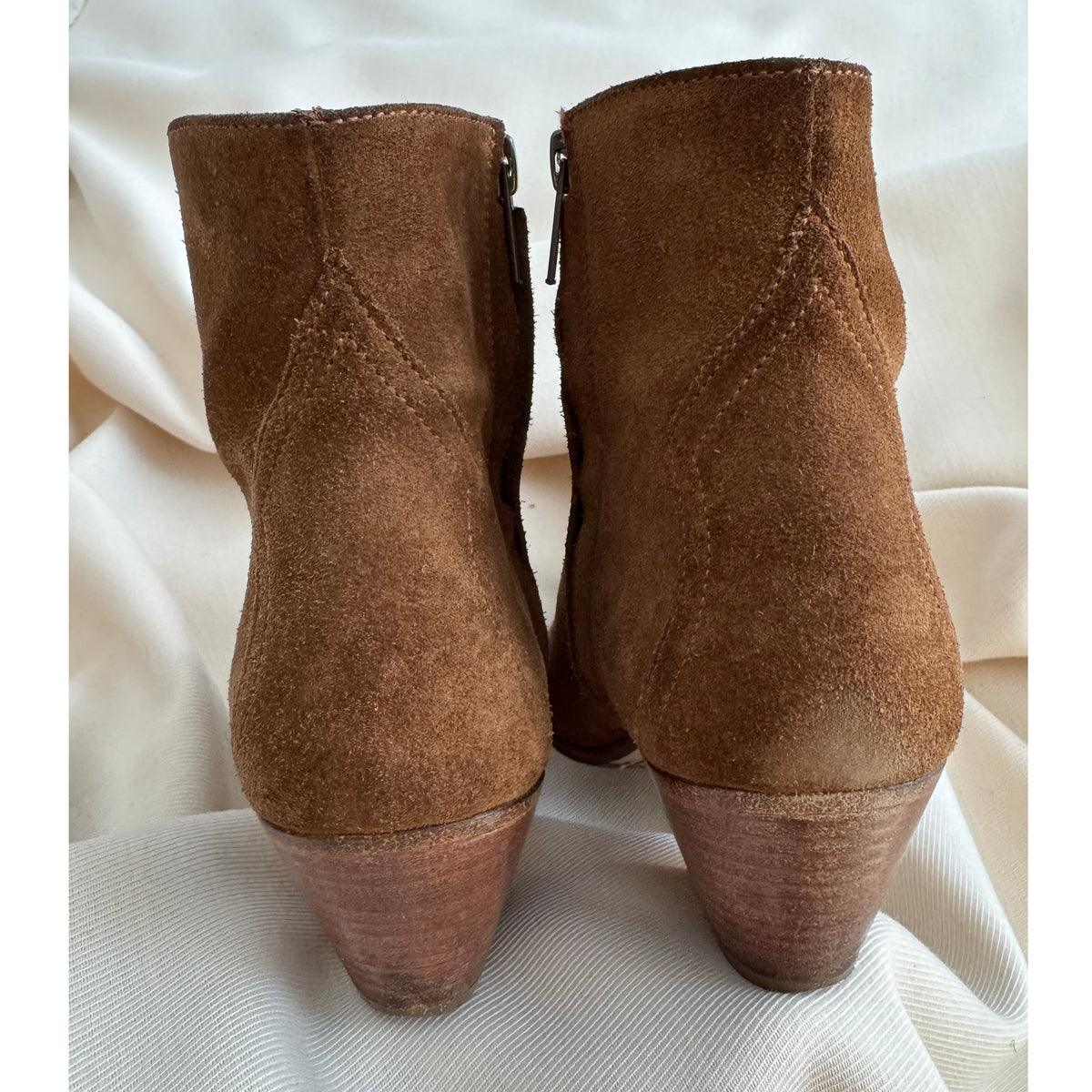 Bottines "Dacken" en daim taupe Isabel Marant, taille 39