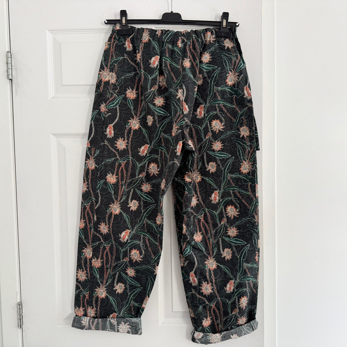 Isabel Marant Floral Printed Cotton Pants in Green, size 40 (like a 6/8)