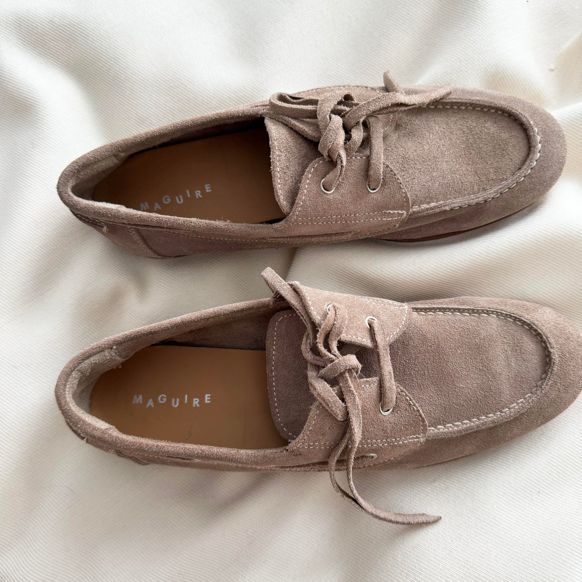 Maguire "Nola" Suede Boatshoe in Sand, size 37