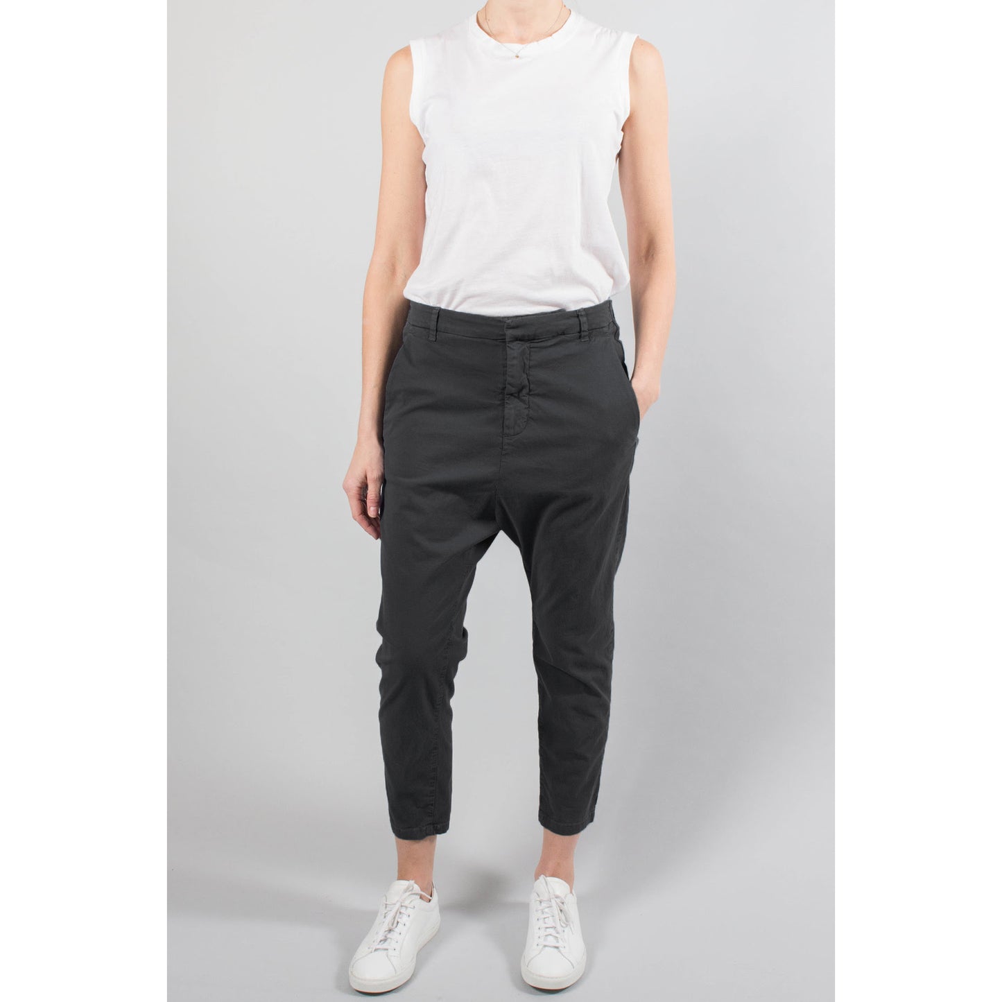 Nili Lotan Paris Pants in Dark Grey, size 0