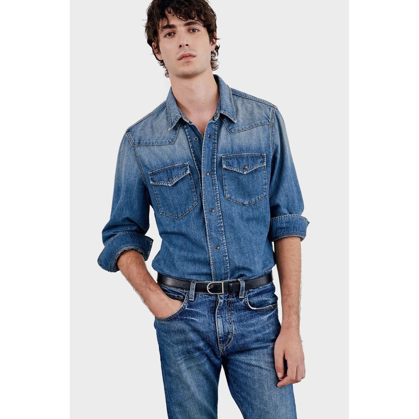 ** MENS ** Nili Lotan "Travis" Denim Shirt in "Classic Wash", size Large