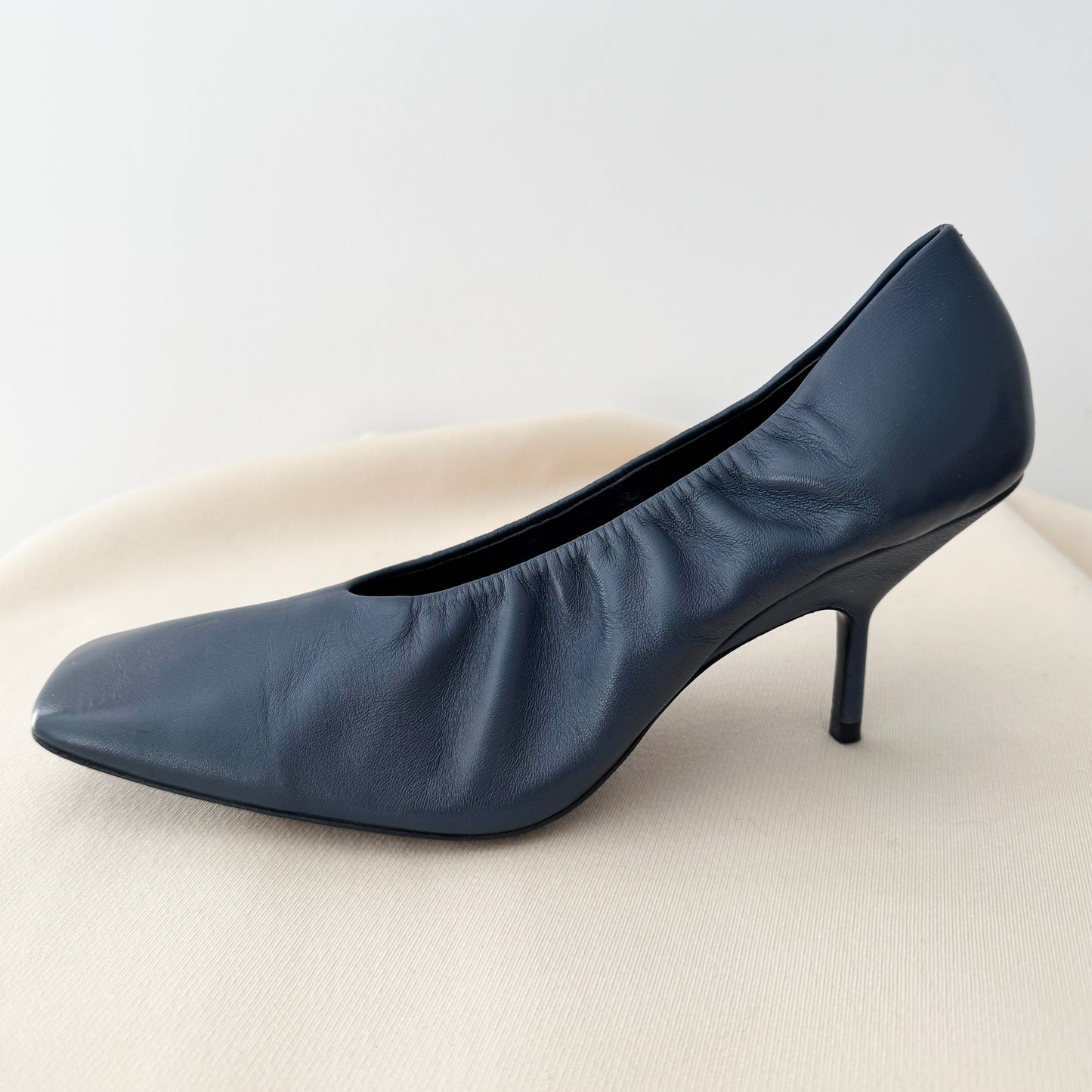 Pierre Hardy Gathered Pumps in Navy, size 38