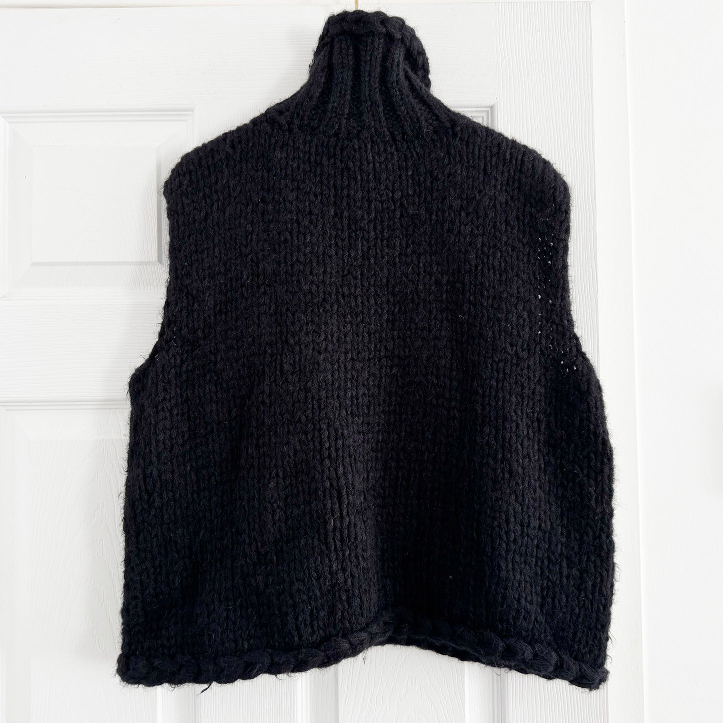 Smythe x Augden Handknit Sleeveless Turtleneck in Black, size Small