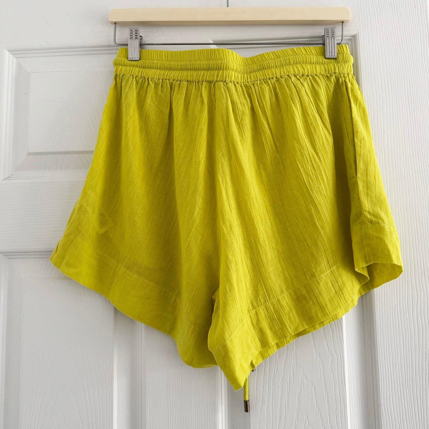 The Great "Delta" Shorts in "Citron", size "1' (size Small)