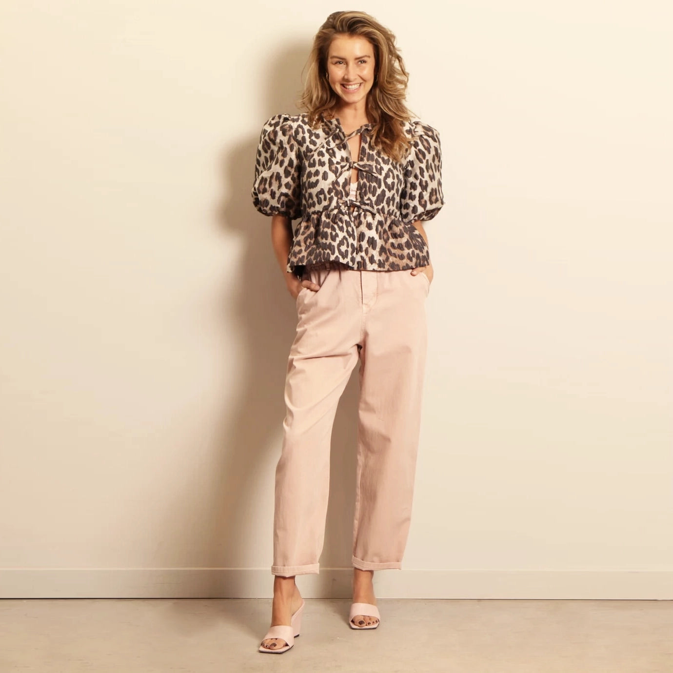 Xirena "Theo" Pant in Misted Rose, size Medium ** AS IS **