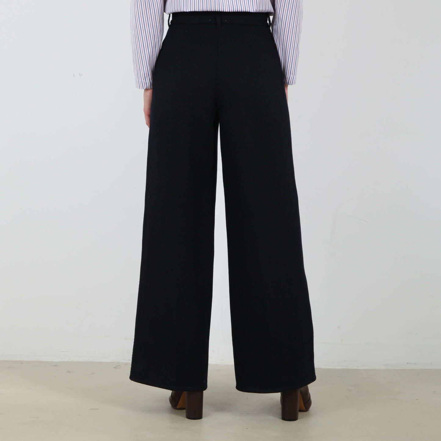 Pantalon large Forte.Forte en bleu marine, taille « III » (convient à la taille 8)