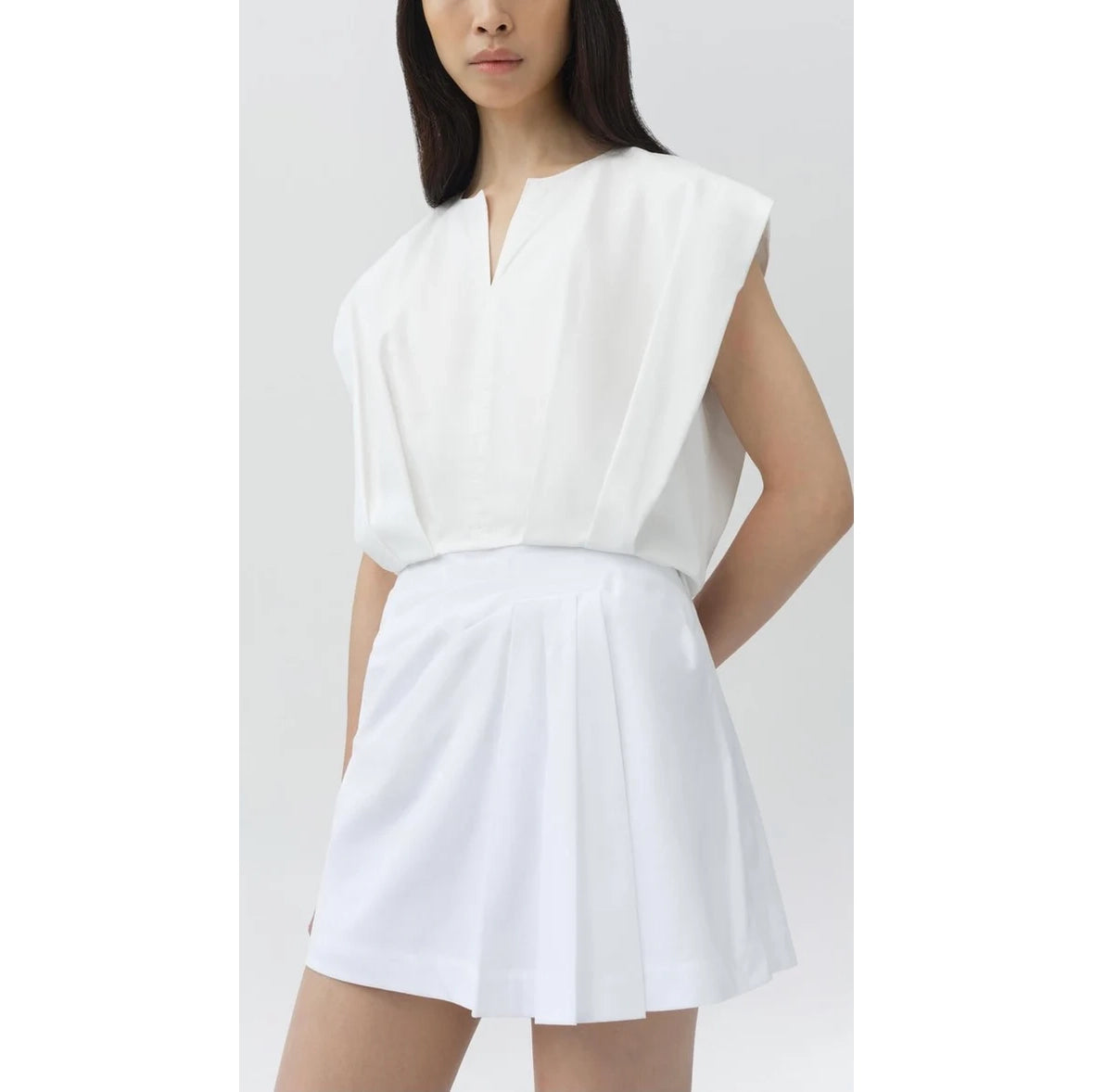 Simkhai "Wrenli" Pleated Top in White, size Small