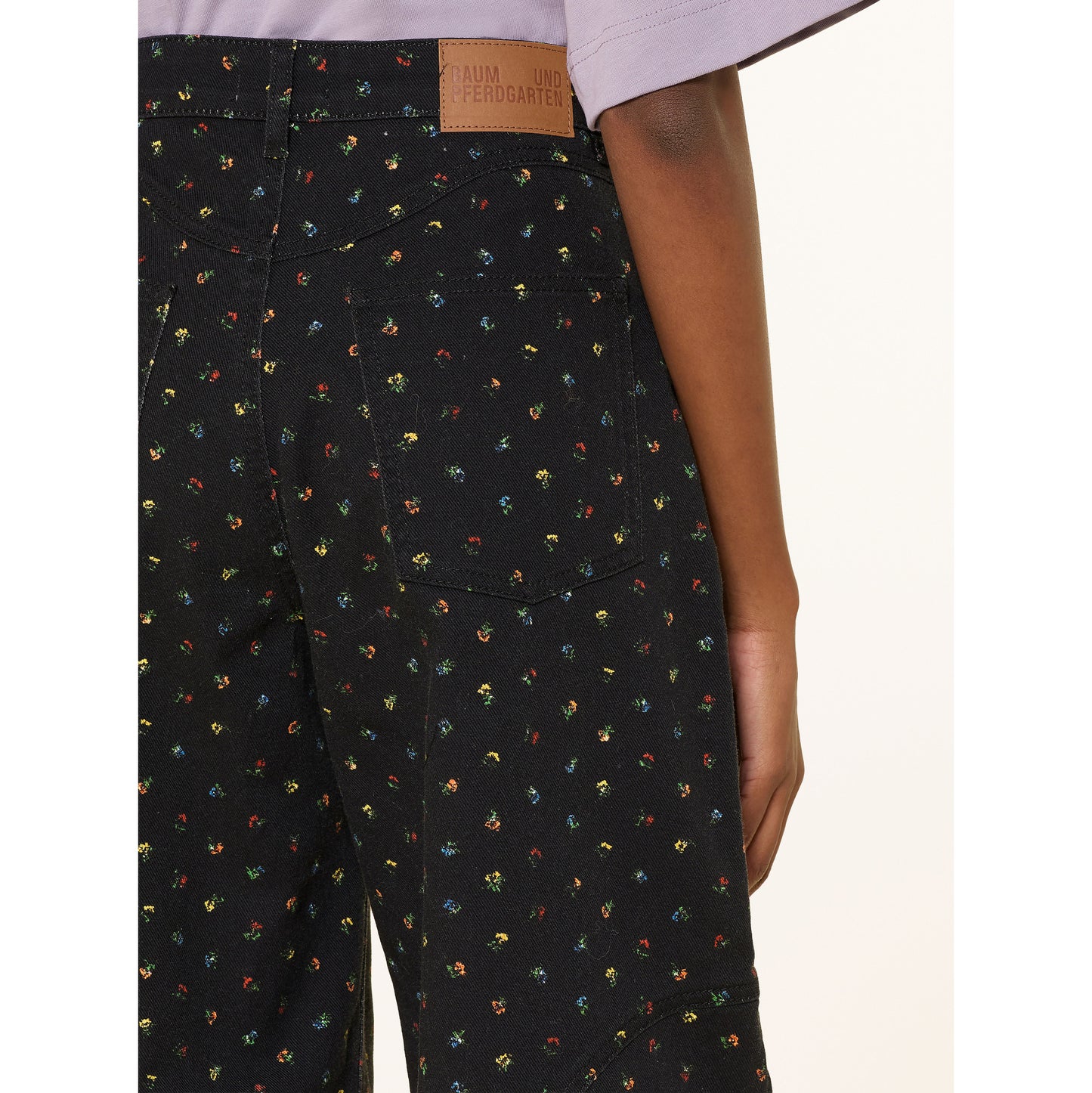 Baum und Pferdgarten "Napolen" Barrel Jeans in Black Floral, size 26/32