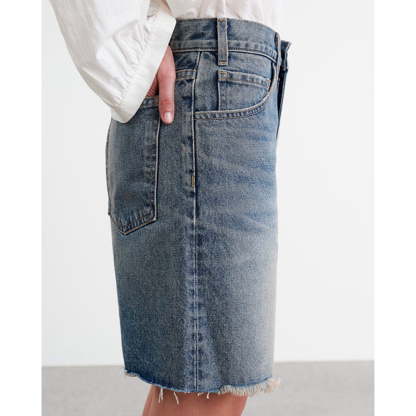 Nili Lotan "Russel" Denim Shorts in "Summer Wash", size 29