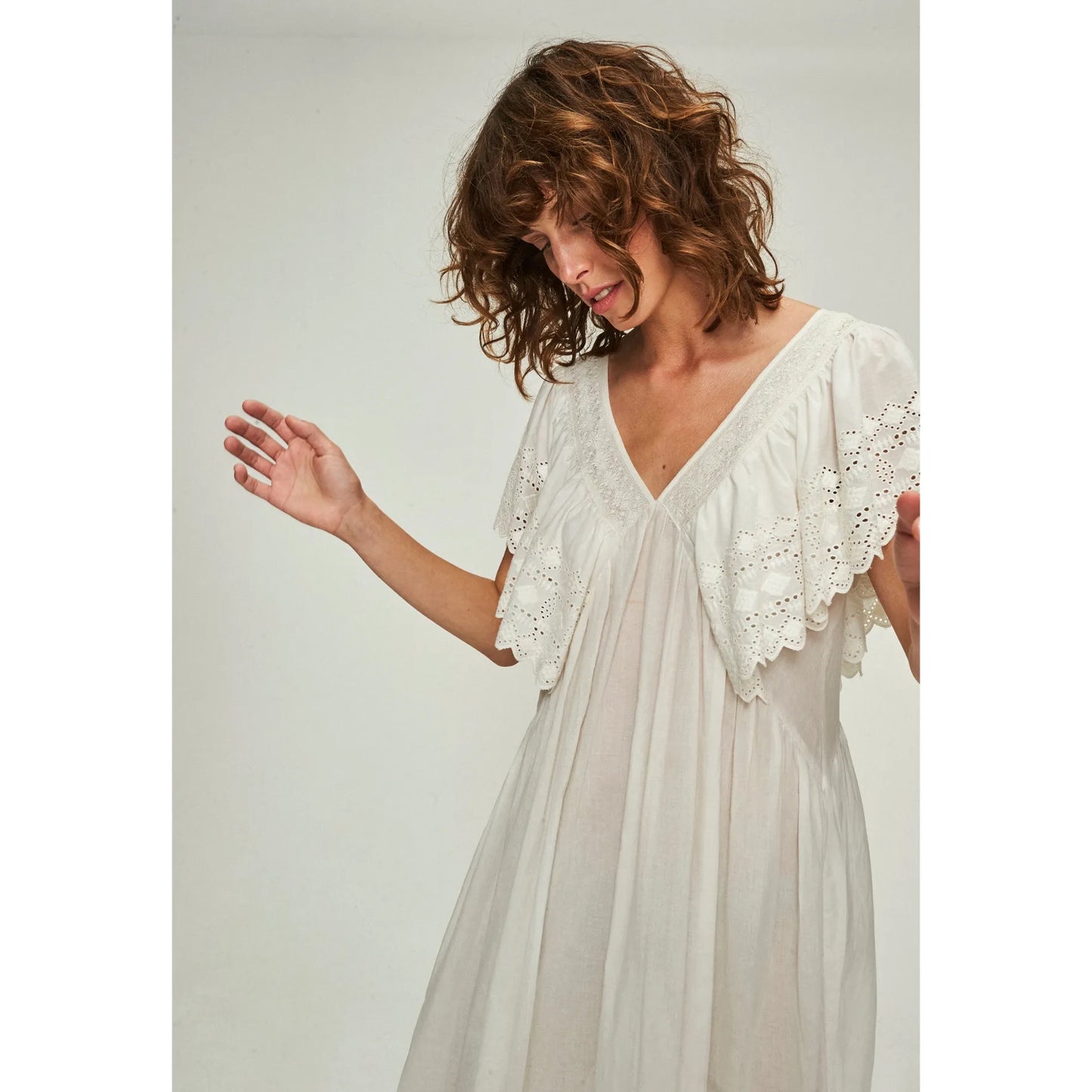 Faune Embroidered Cotton Nightgown in Off-White, Size Large