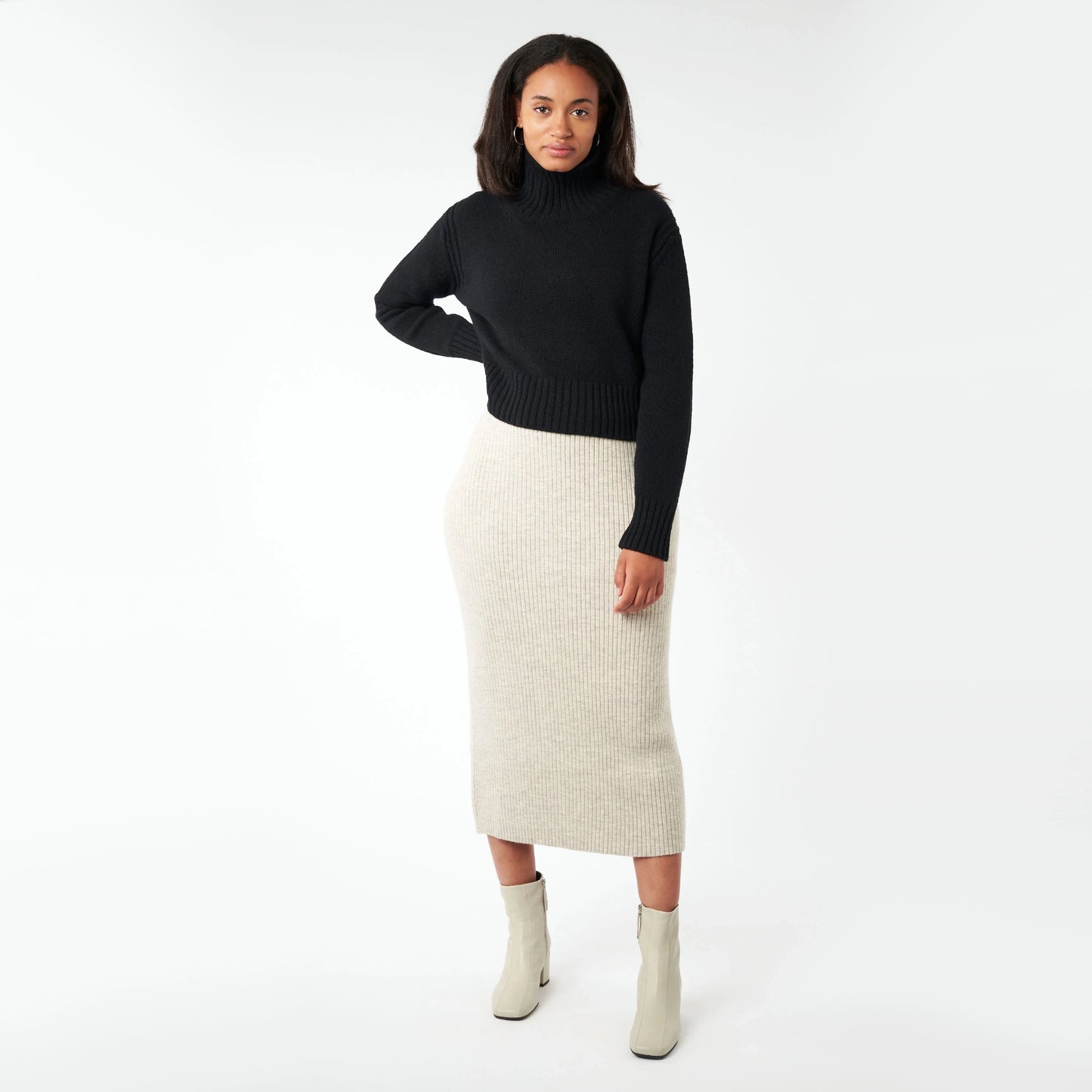 & Daughter "Fintra" Cropped Turtleneck in Black, size Small