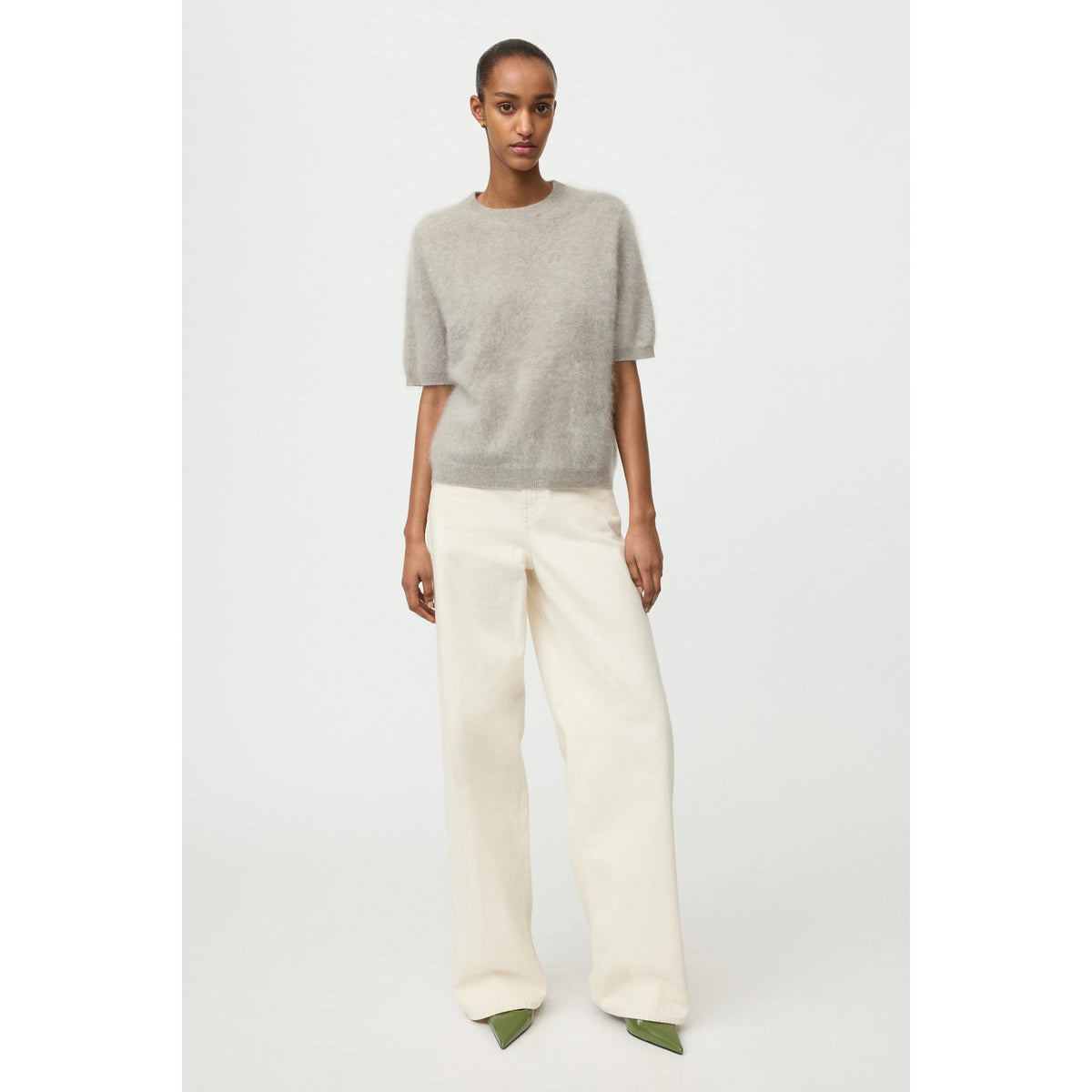 Soft Goat Short Sleeve Brushed Cashmere Sweater in Grey/Beige, size Medium