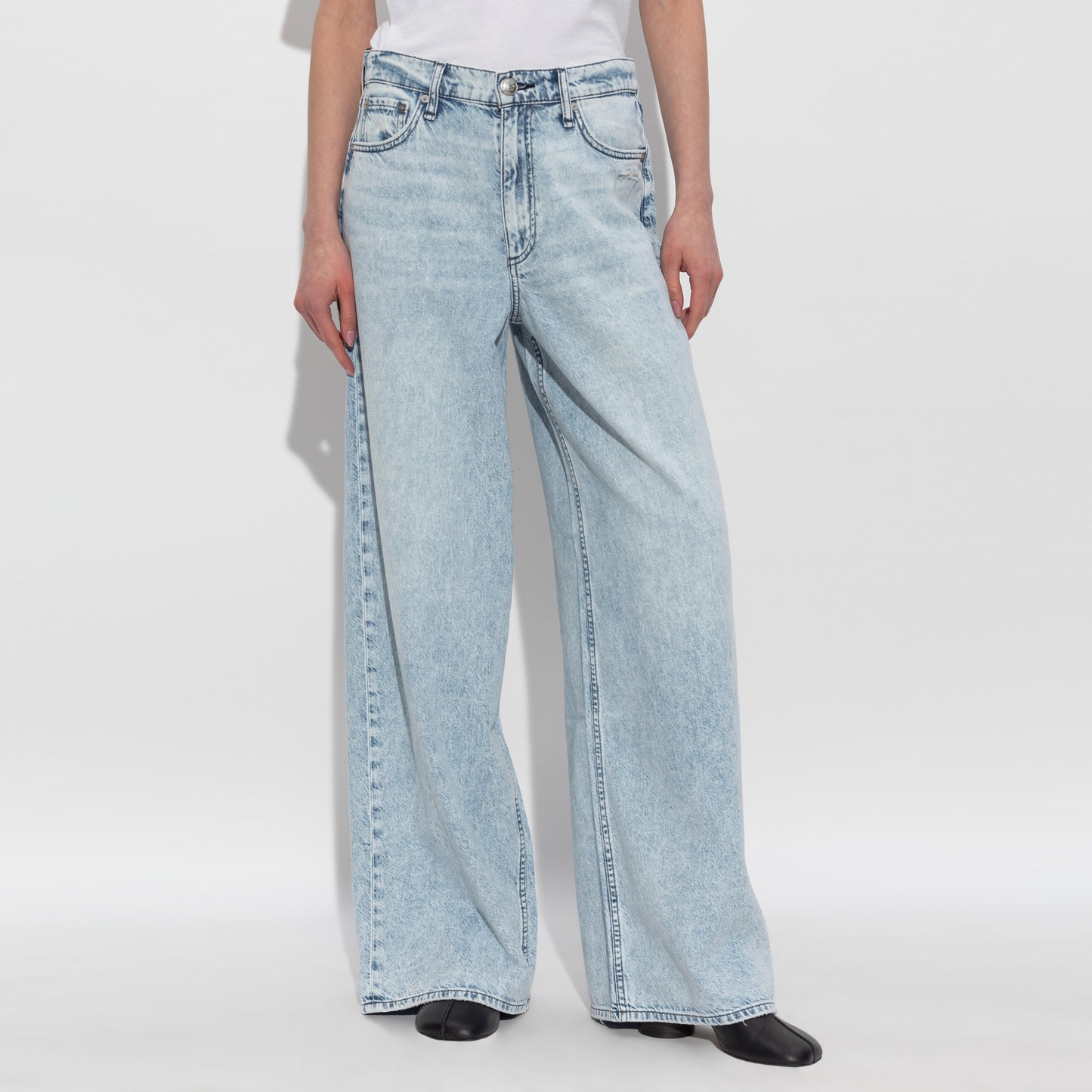 Rag&Bone "Sofia" Featherweight Wide Leg Jeans in "Bellport", size 33