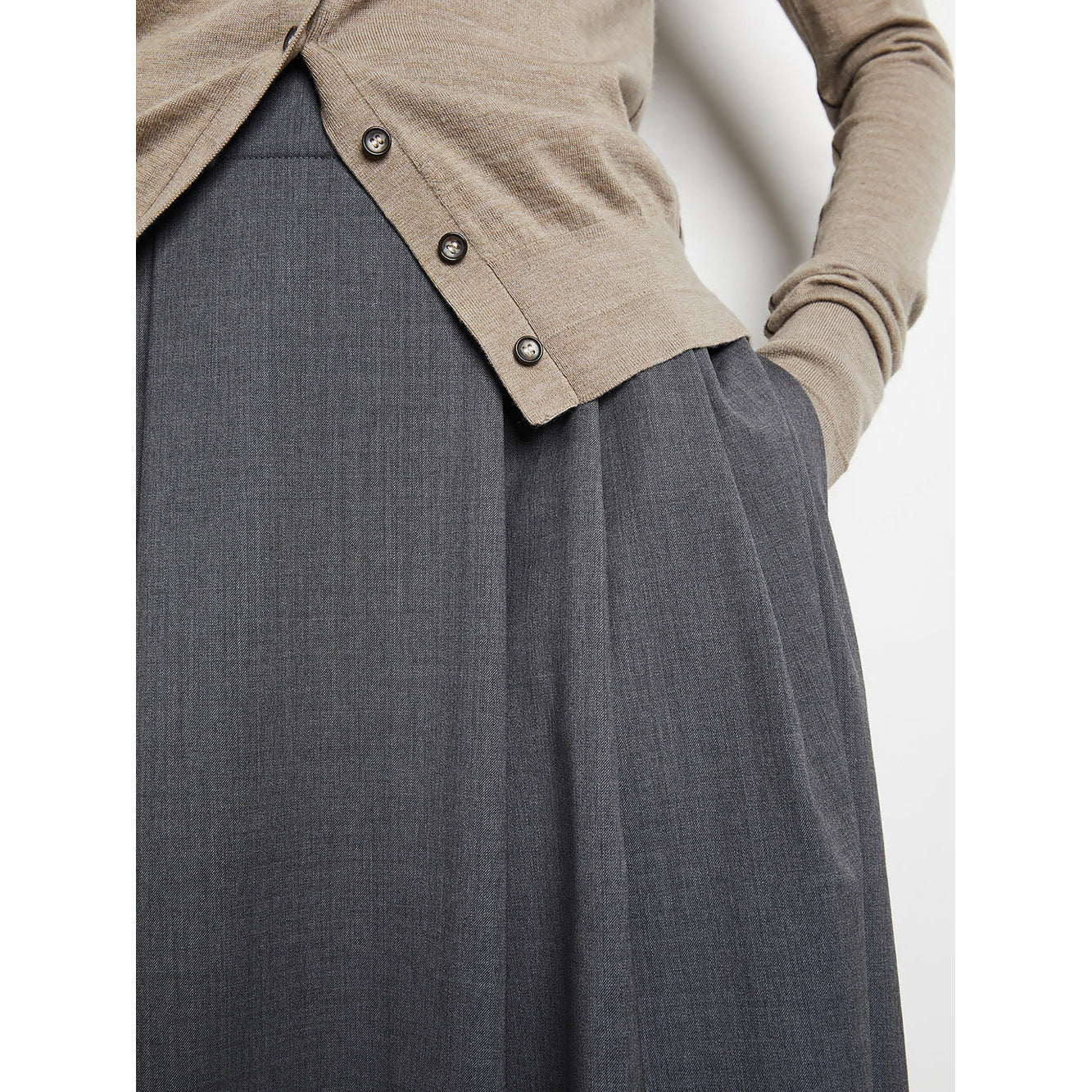 Maria McManus Pleated Skirt in Grey, size Large