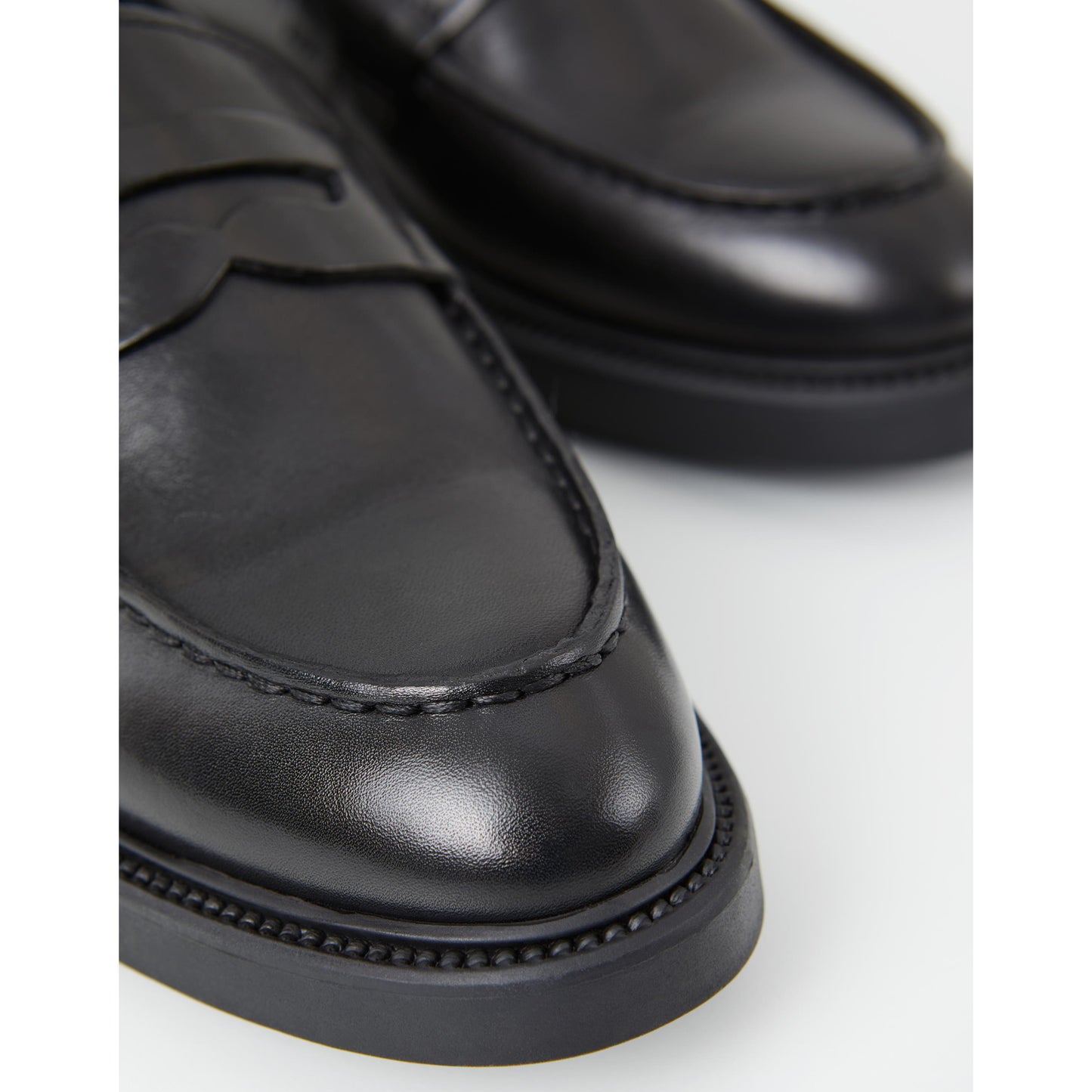 Vagabond "Alex" Loafers in Black, size 39