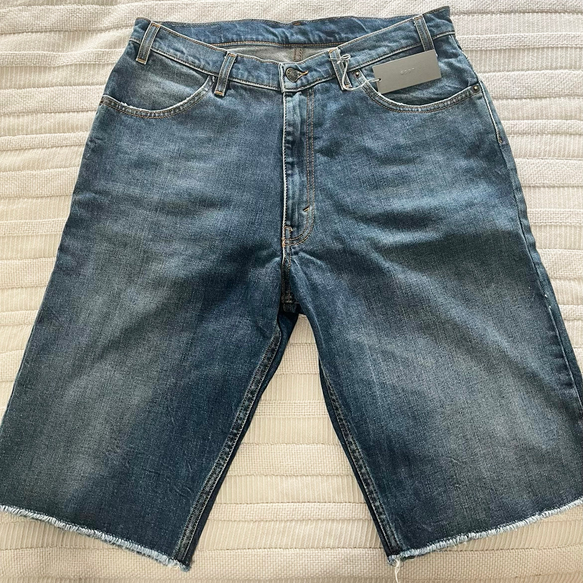 6397 short coupé en « clean vintage », taille medium