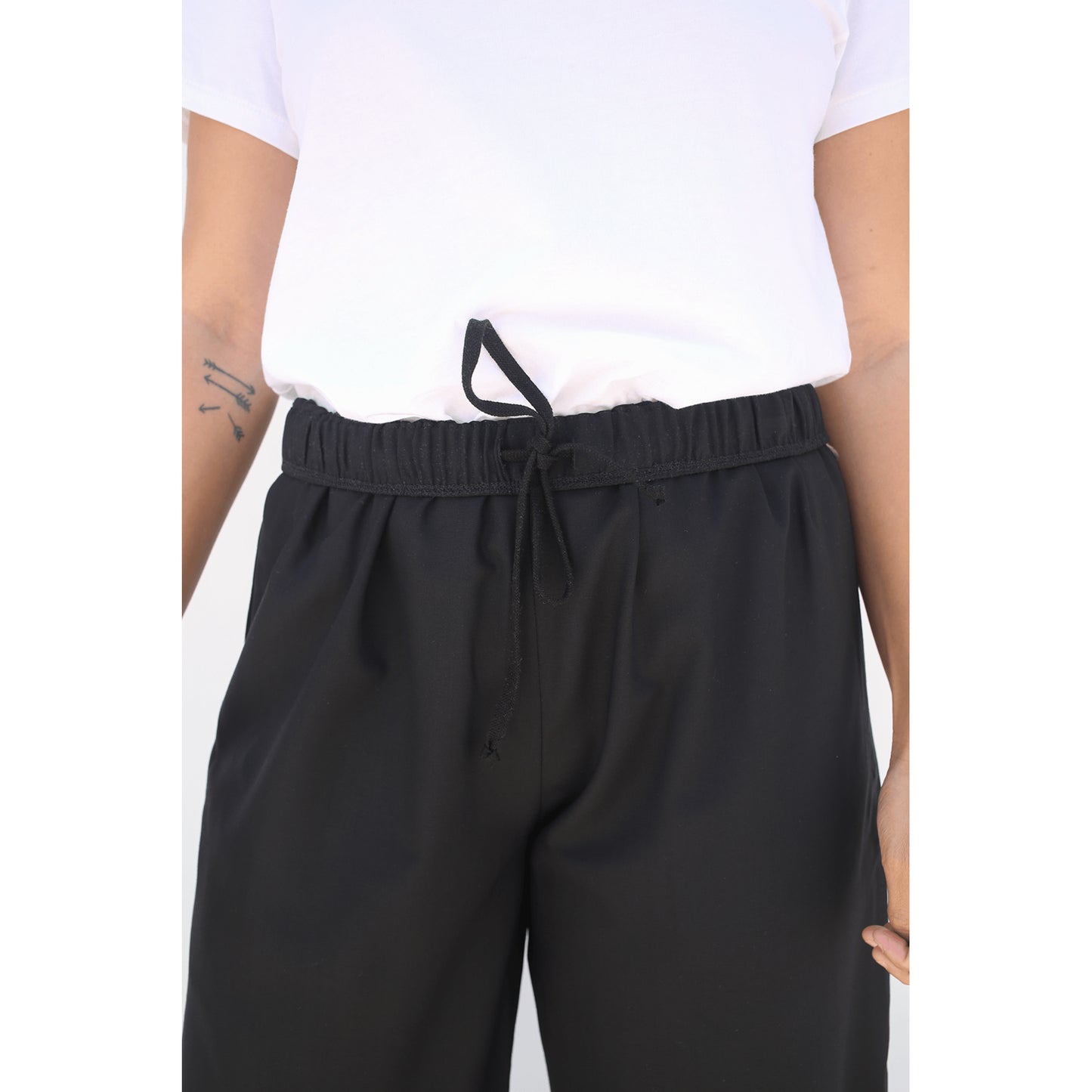 6397 Drawstring Waist Trousers in Black, size Medium