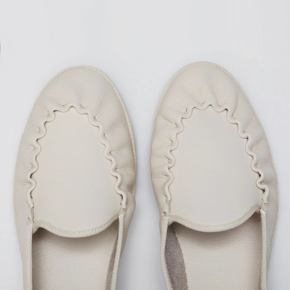 Bartels "Marygold" Moccasin Flats in Cream, size 41 (fits 10/10.5)
