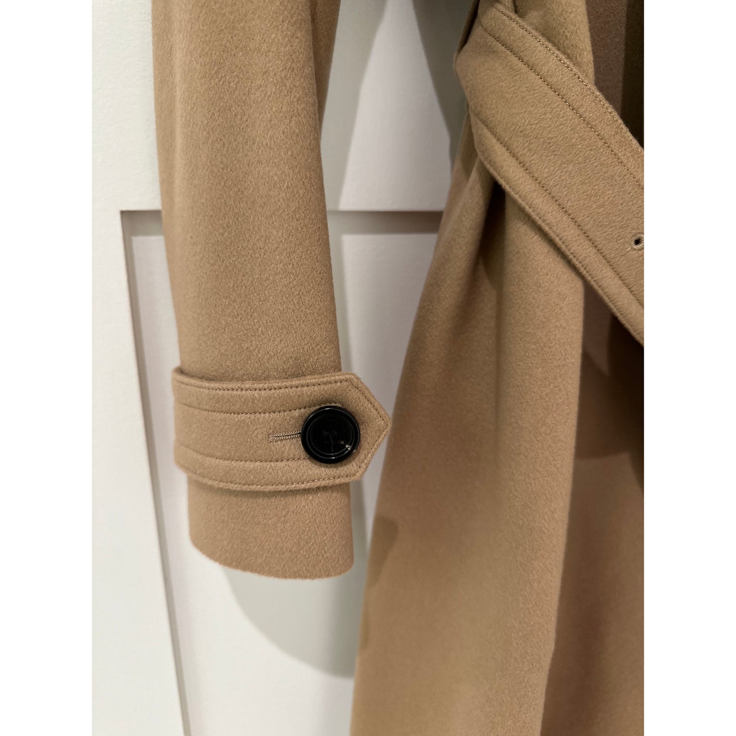 Manteau portefeuille ceinturé en cachemire Burberry, taille 4 (convient à une taille 2)