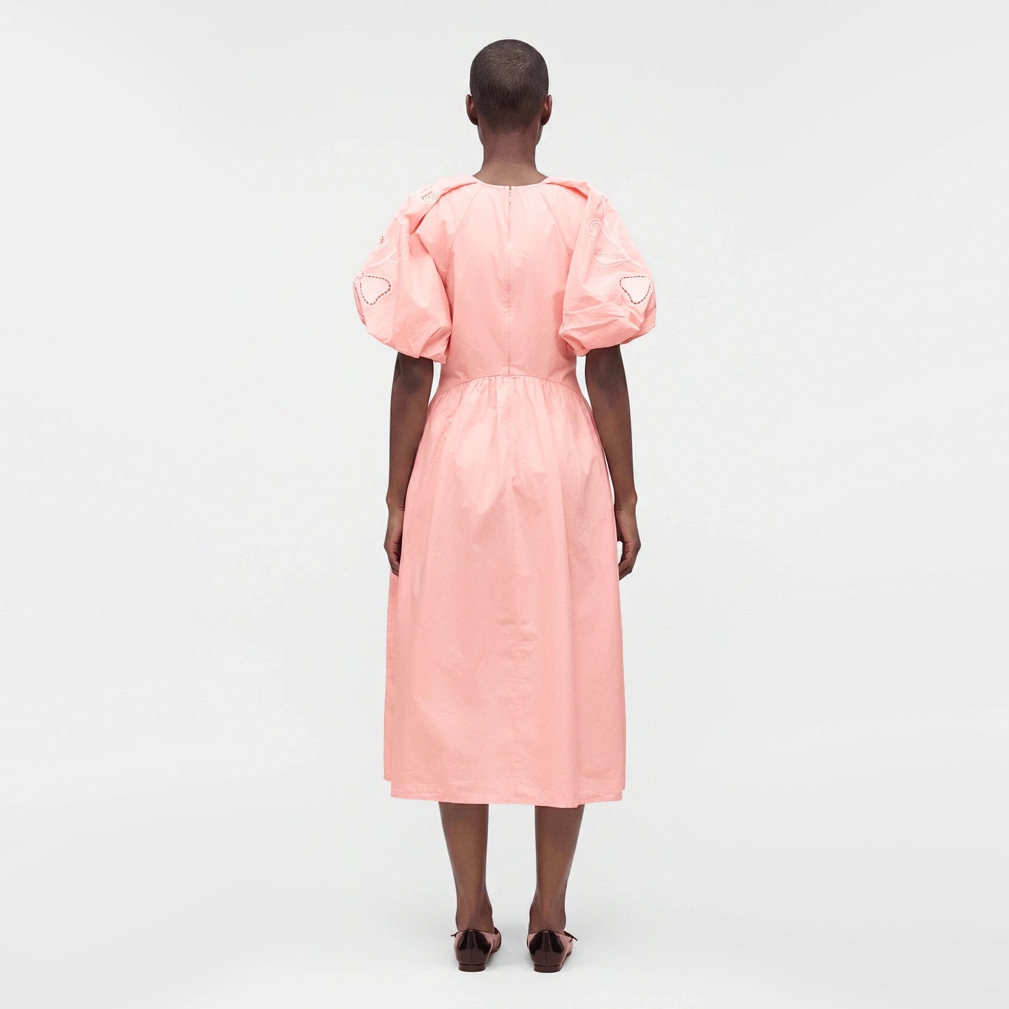 Stine Goya Gathered Raglan Sleeve Midi Dress with Ballerina Embroidery in Pink, size Small