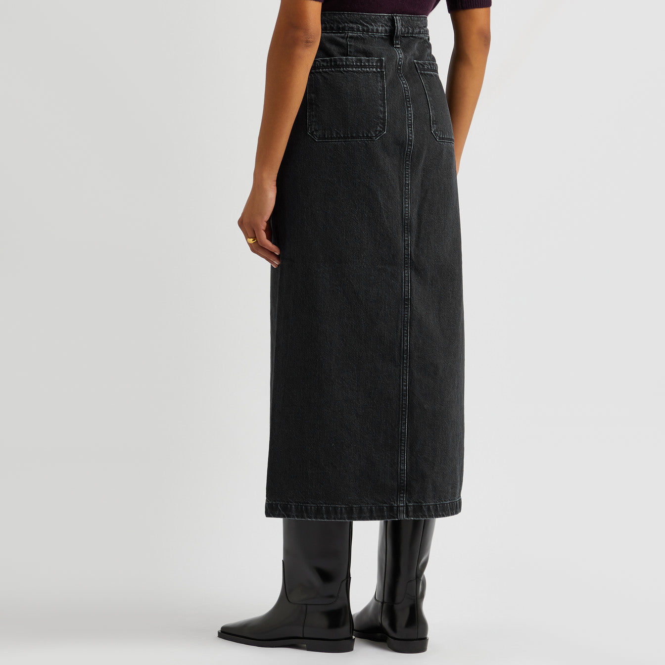 Frame Le Bardot Denim Midi Skirt in Black, size 26