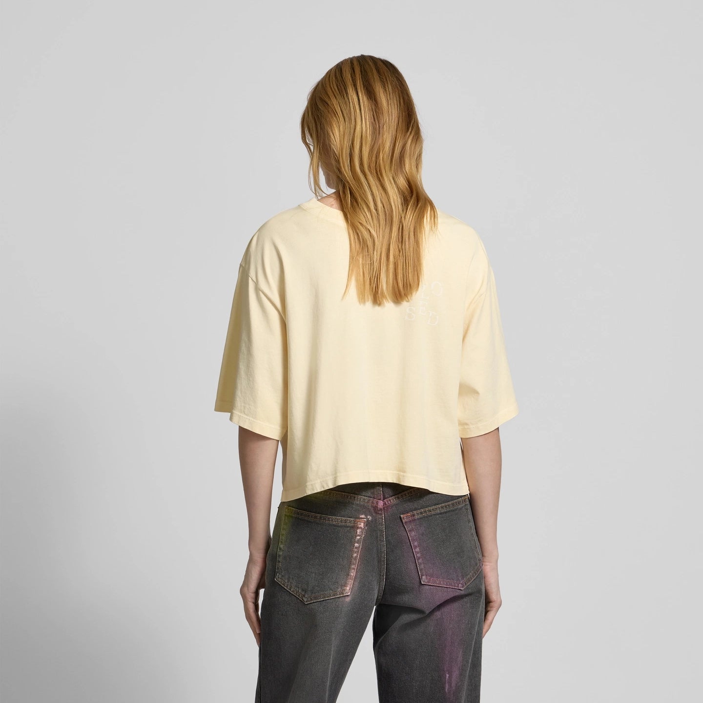Closed Official Oversize Cropped Tee Shirt in Pale Yellow, size XS