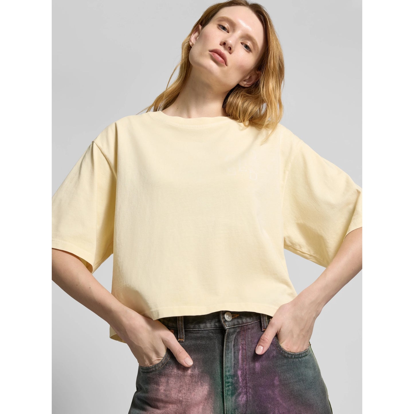 Closed Official Oversize Cropped Tee Shirt in Pale Yellow, size XS
