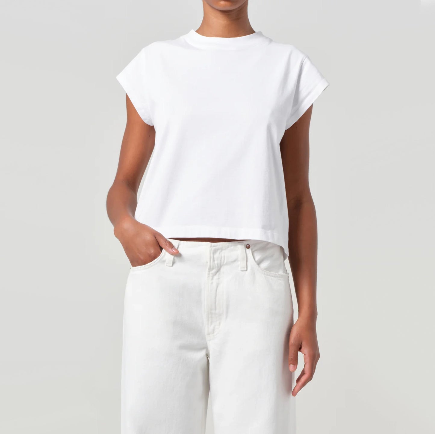 AGOLDE "Bryce" T-Shirt in White, size Medium.