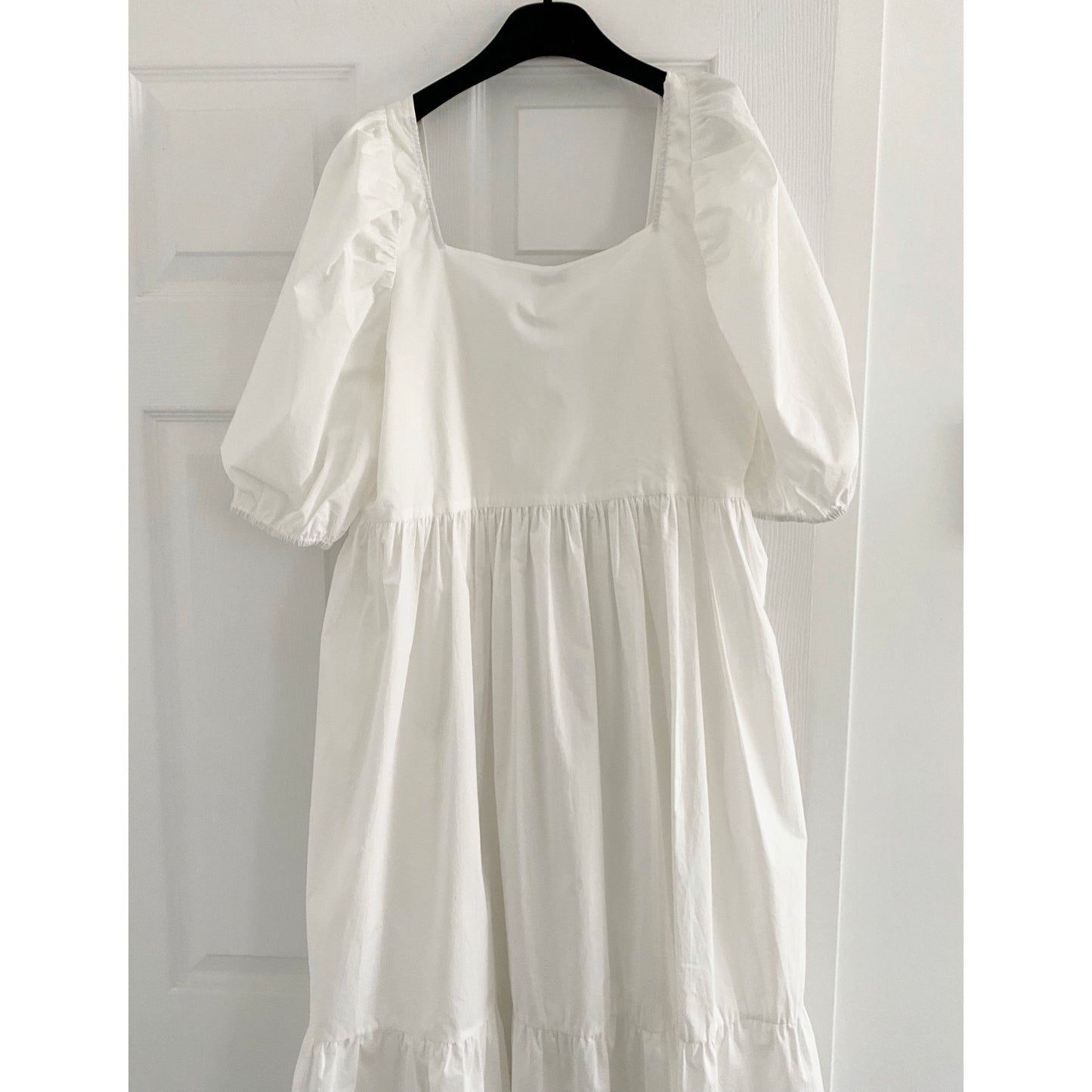 A Bronze Age White Puff Sleeve Dress, size large (fits like a medium) ** AS IS **