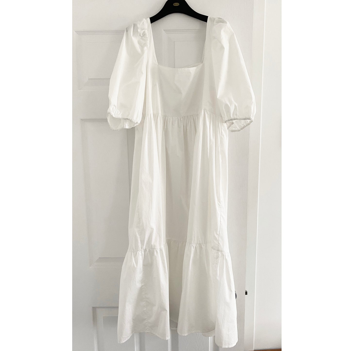 A Bronze Age White Puff Sleeve Dress, size large (fits like a medium) ** AS IS **