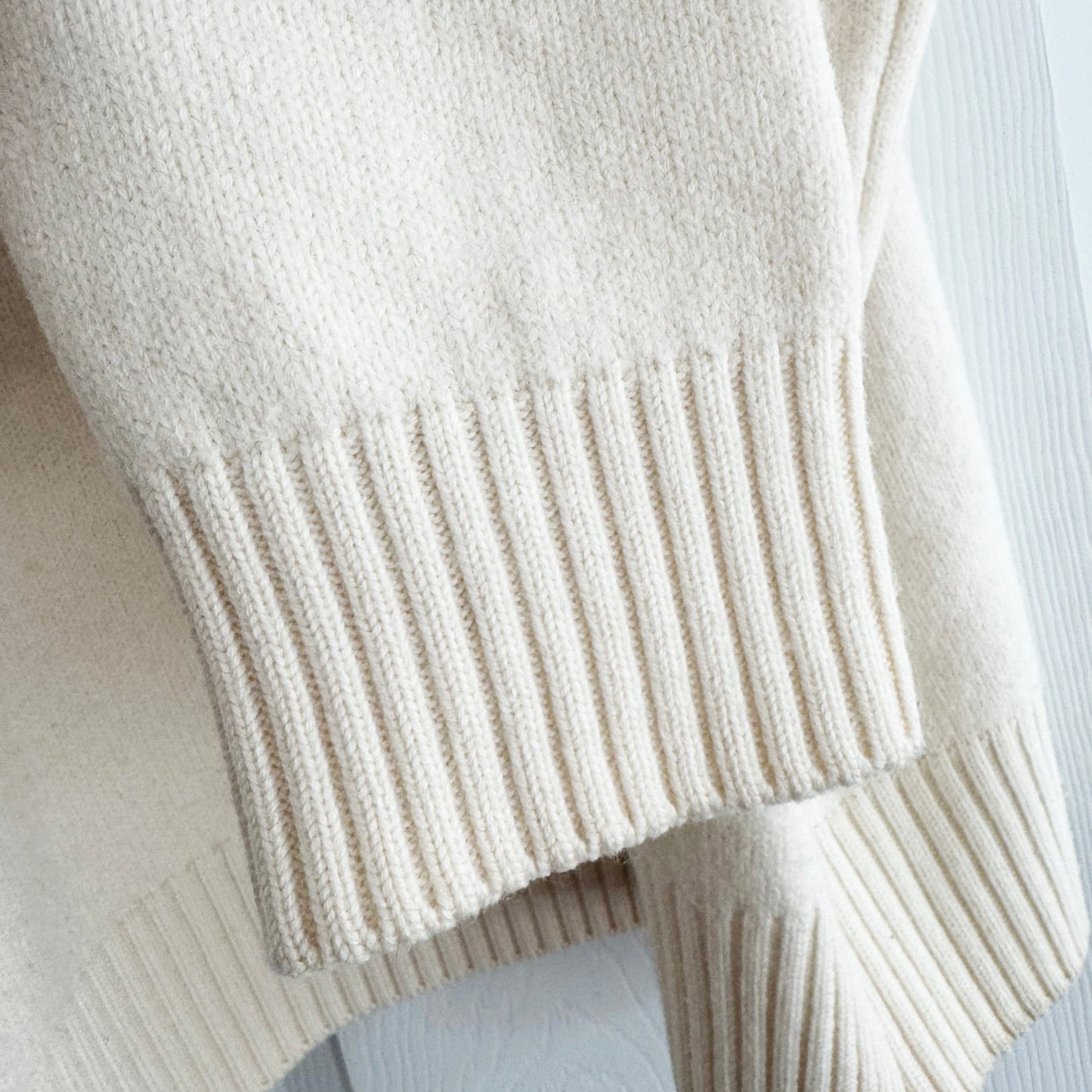 AMI Paris Oversize Wool Sweater in Ivory w Red Heart, size Small