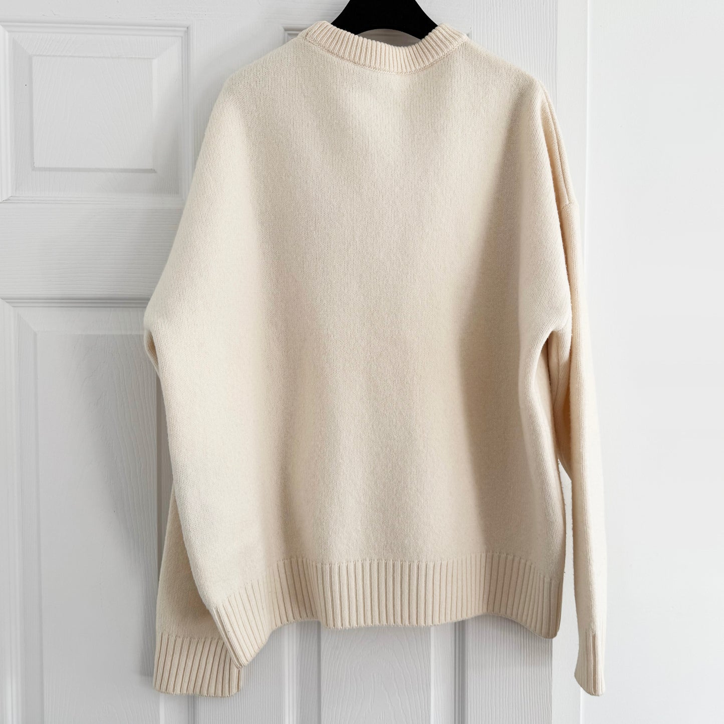 AMI Paris Oversize Wool Sweater in Ivory w Red Heart, size Small