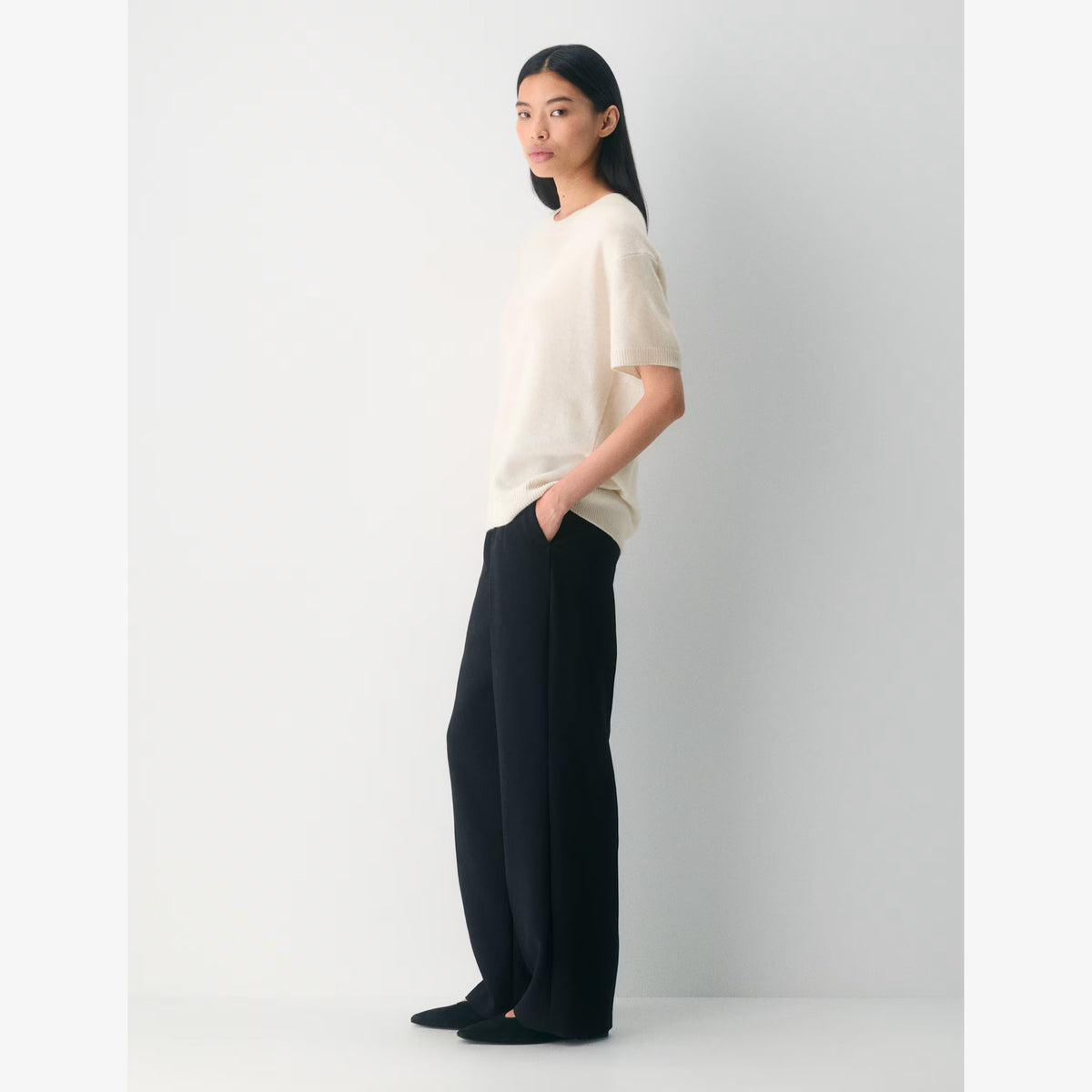 Aritzia Feather Cashmere Relaxed Short sleeve Sweater in heather light oatmeal, size XS (fits XS/S)