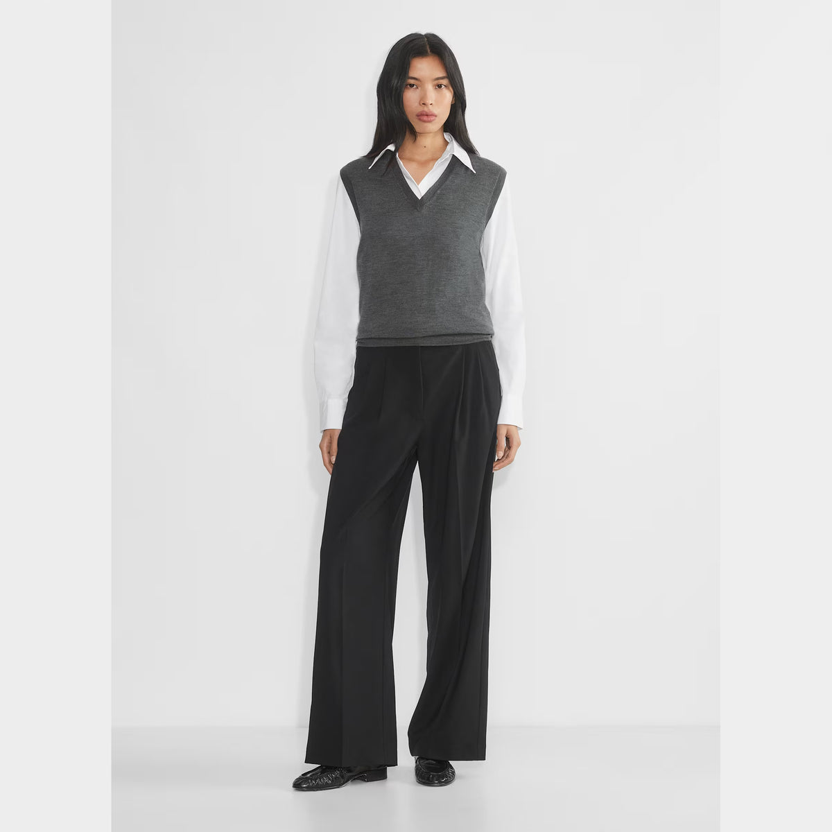 Babaton "Allocate" Merino Wool Sweater Vest in Dark Grey, size Medium