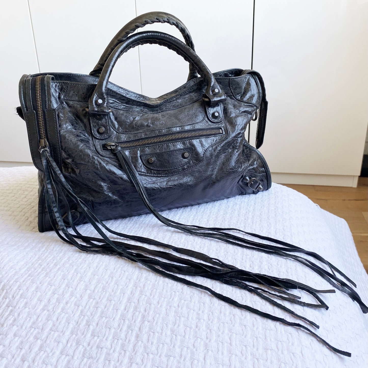 Balenciaga Classic Medium City Bag in Black