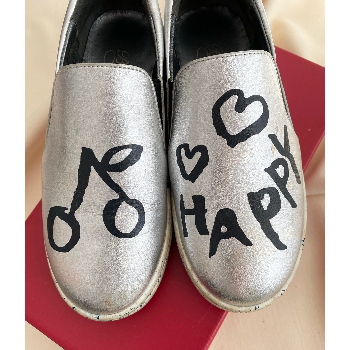 ** KIDS ** Bonpoint "Happy" Sneakers in Silver, size 31 ** AS IS **