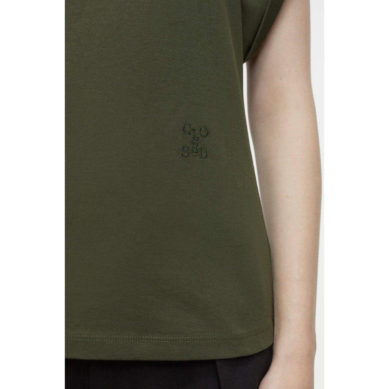 CLOSED Sleeveless T-Shirt in Green, size Medium