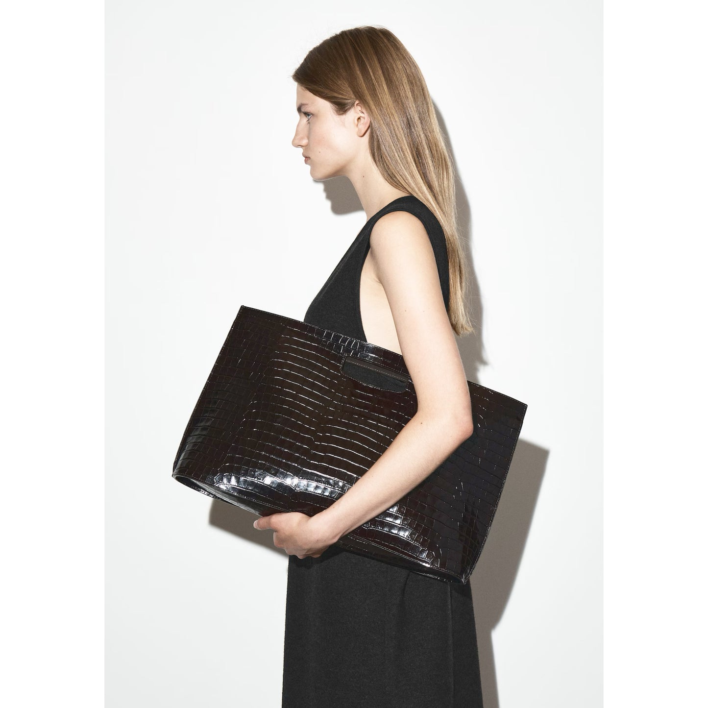 COS "Folio Oversized" Bag in Croc-Effect Leather in Brown